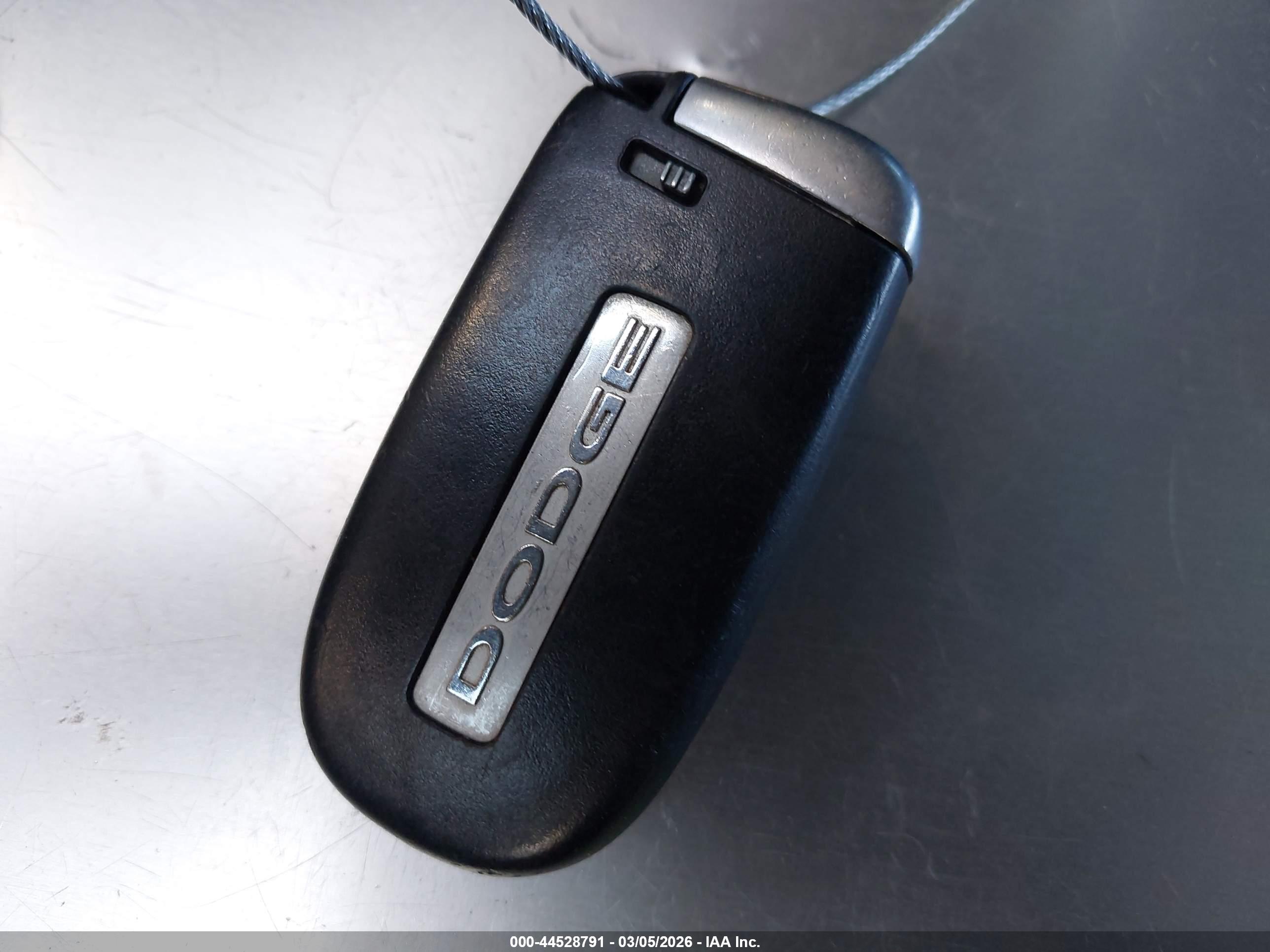 DODGE CHALLENGER image 11