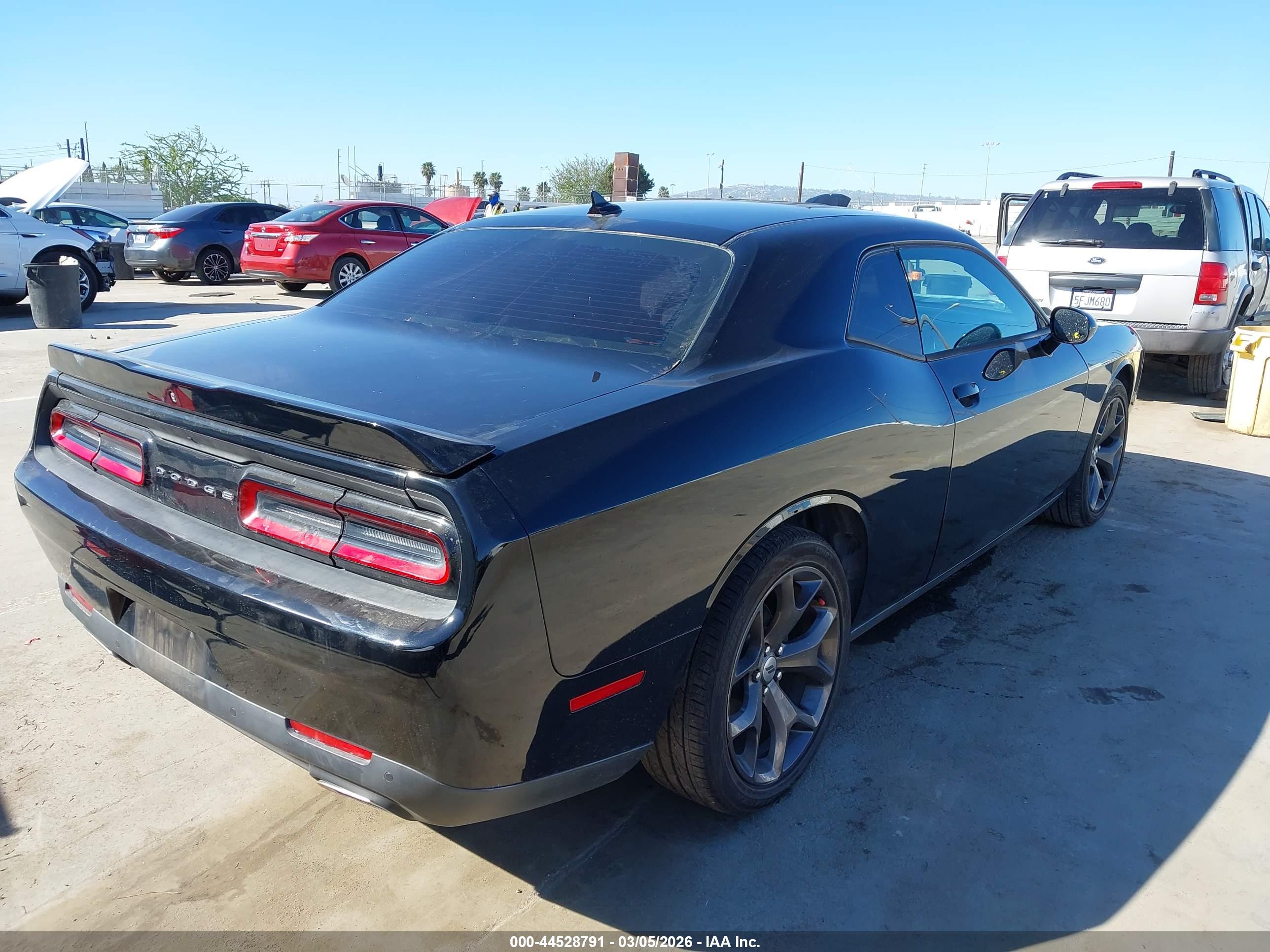 DODGE CHALLENGER image 4