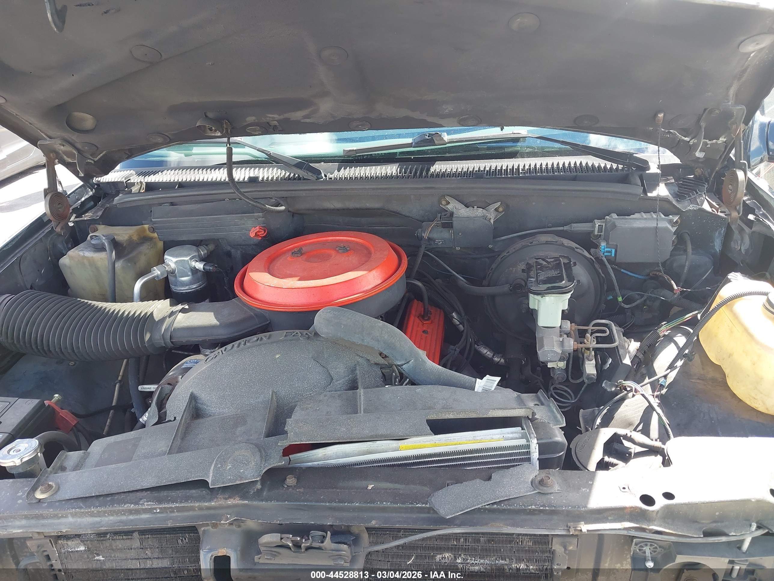 CHEVROLET GMT-400 image 10
