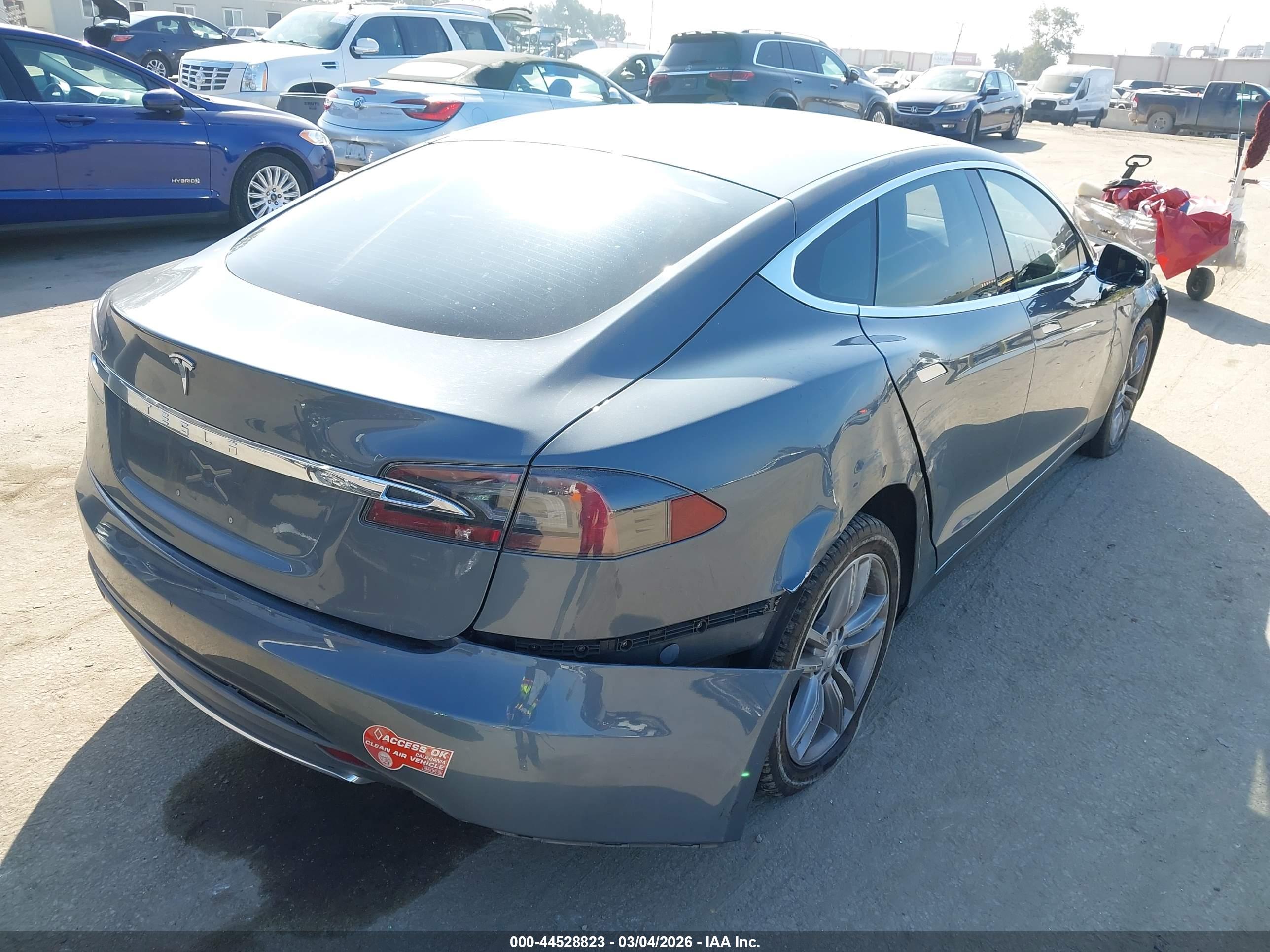TESLA MODEL image 4
