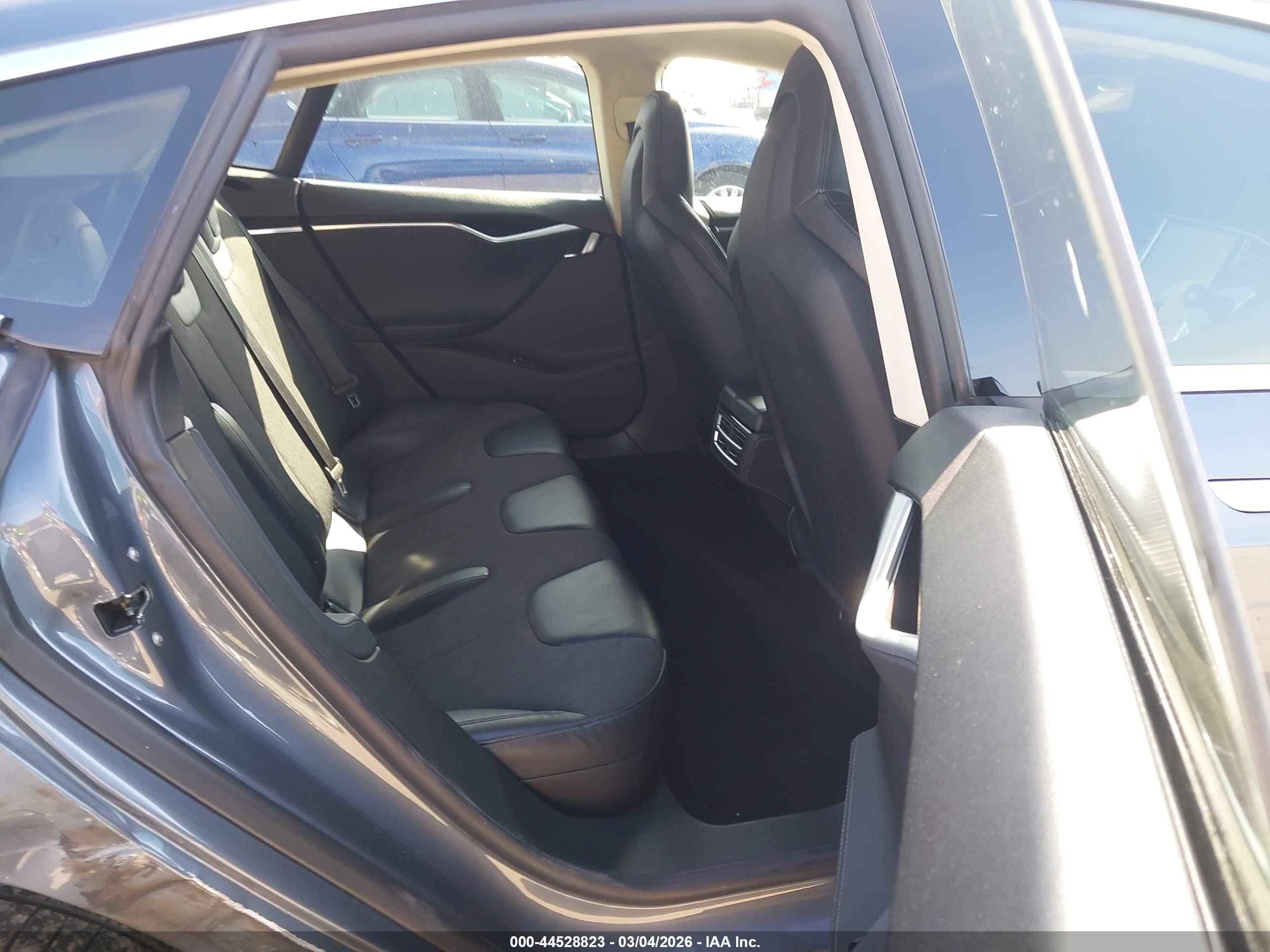 TESLA MODEL image 8