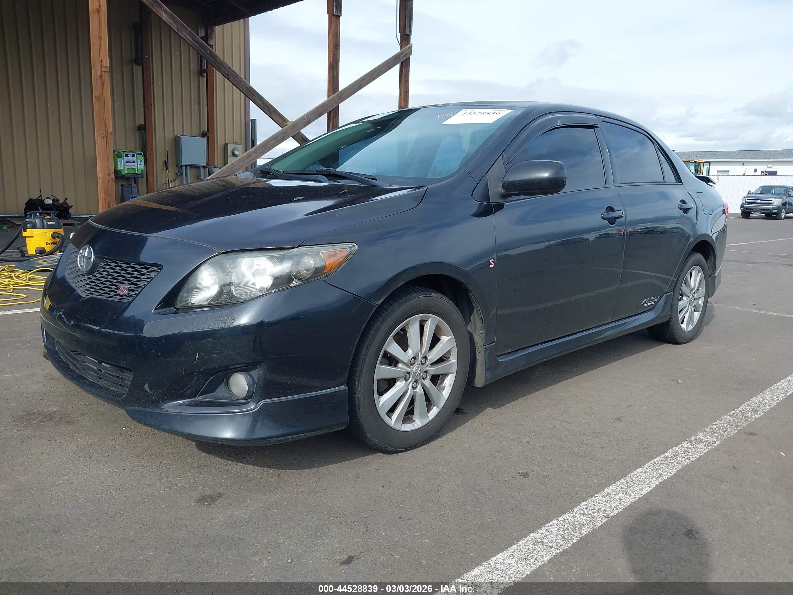 TOYOTA COROLLA image 2