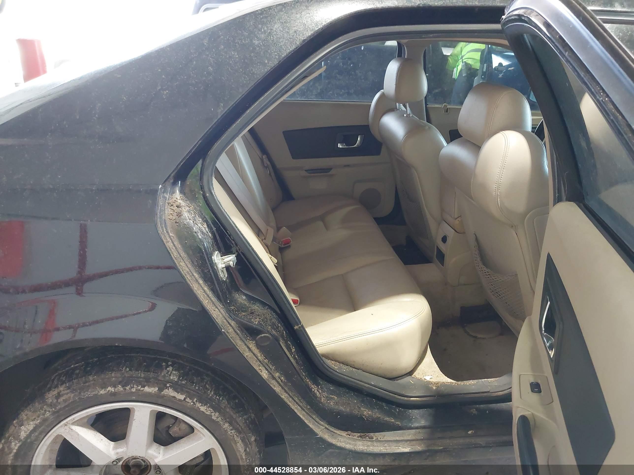 CADILLAC CTS image 8