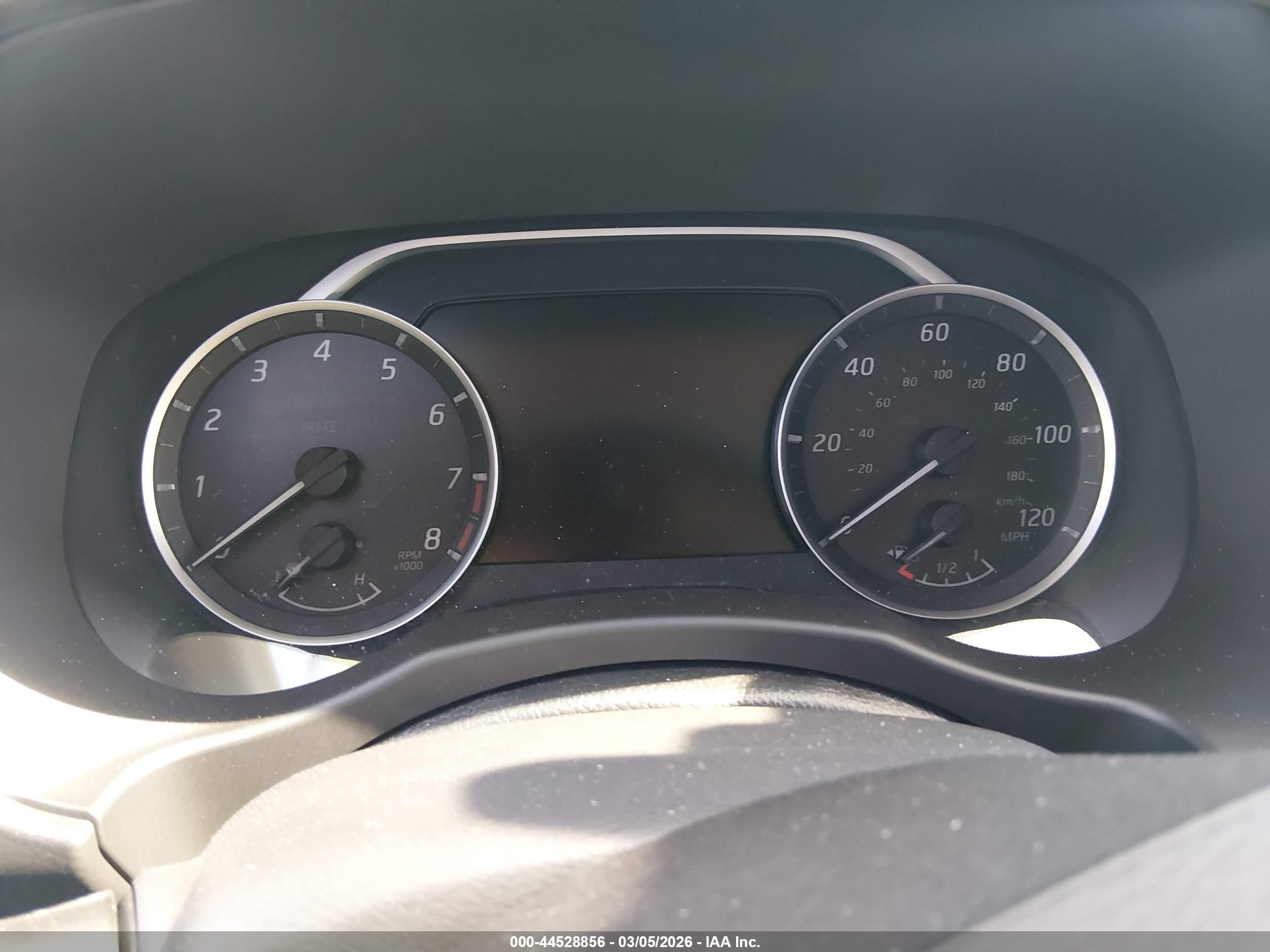 NISSAN FRONTIER image 7