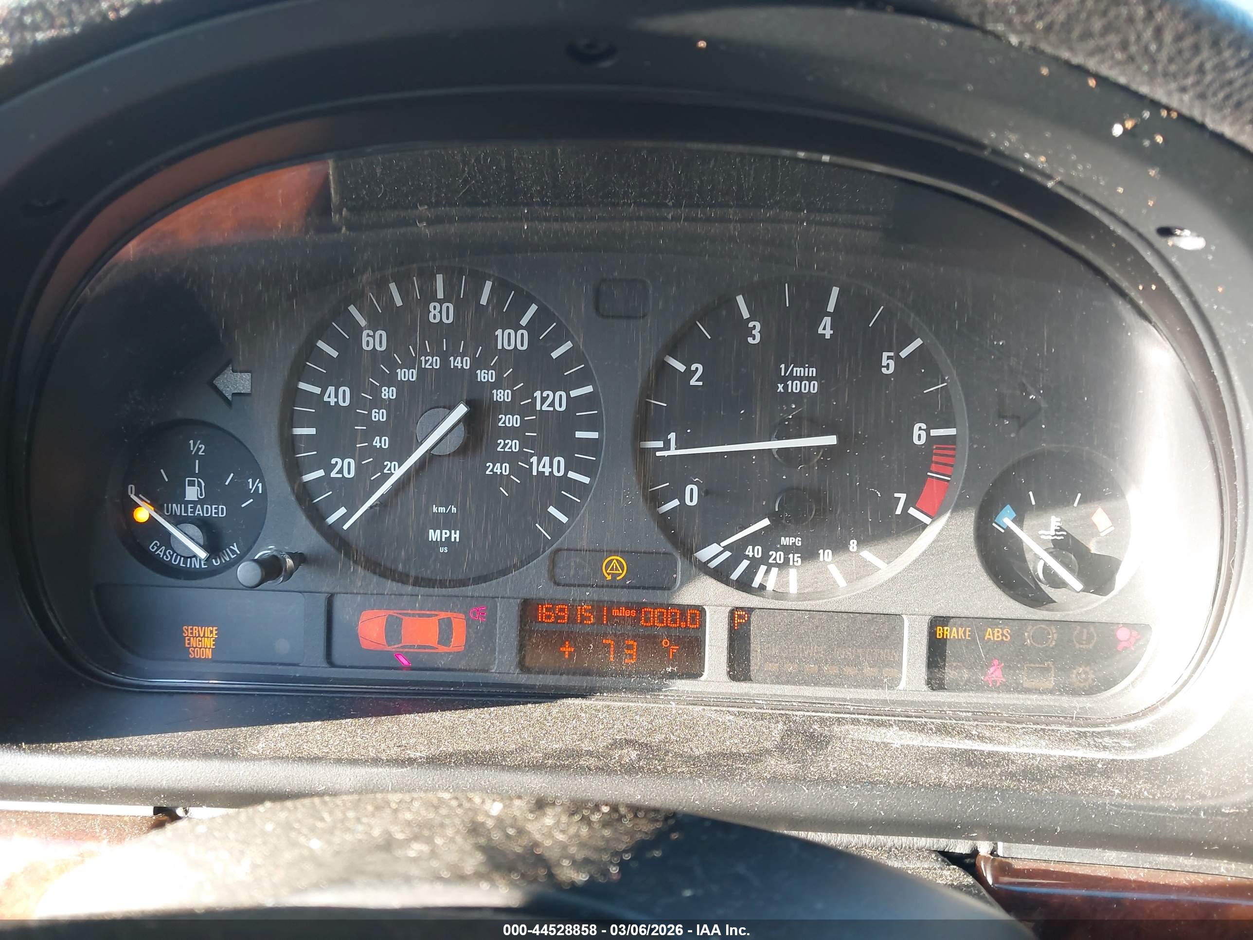 BMW 528IA image 7