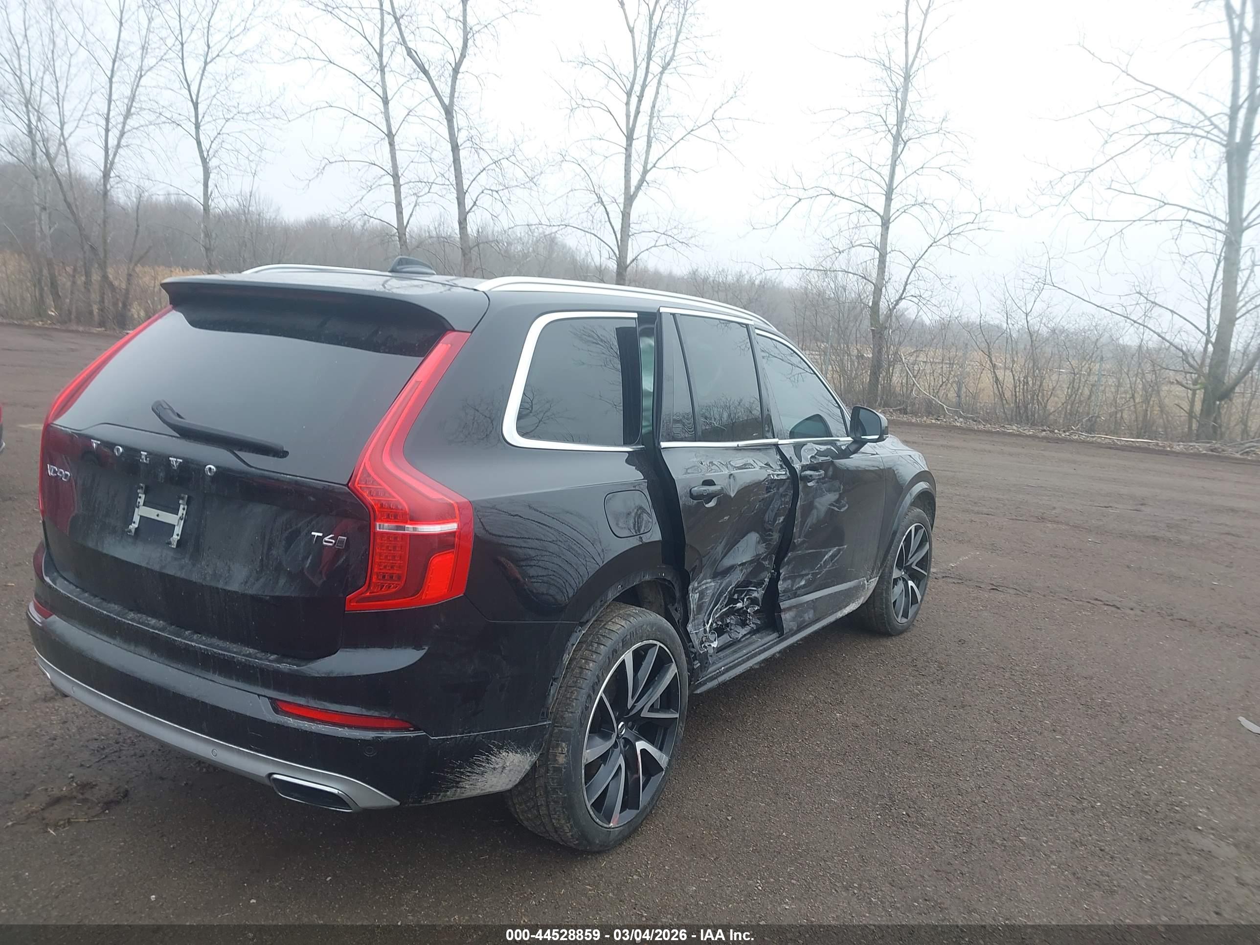 VOLVO XC90 image 4