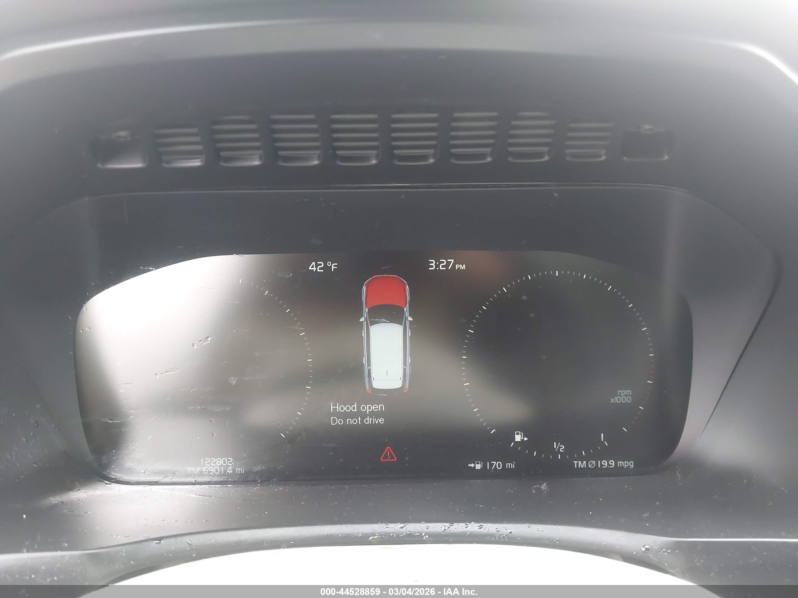 VOLVO XC90 image 7