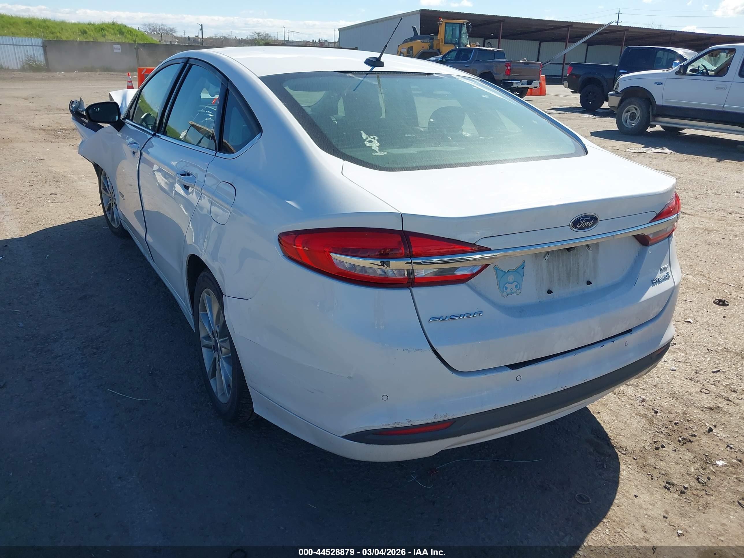 FORD FUSION image 3