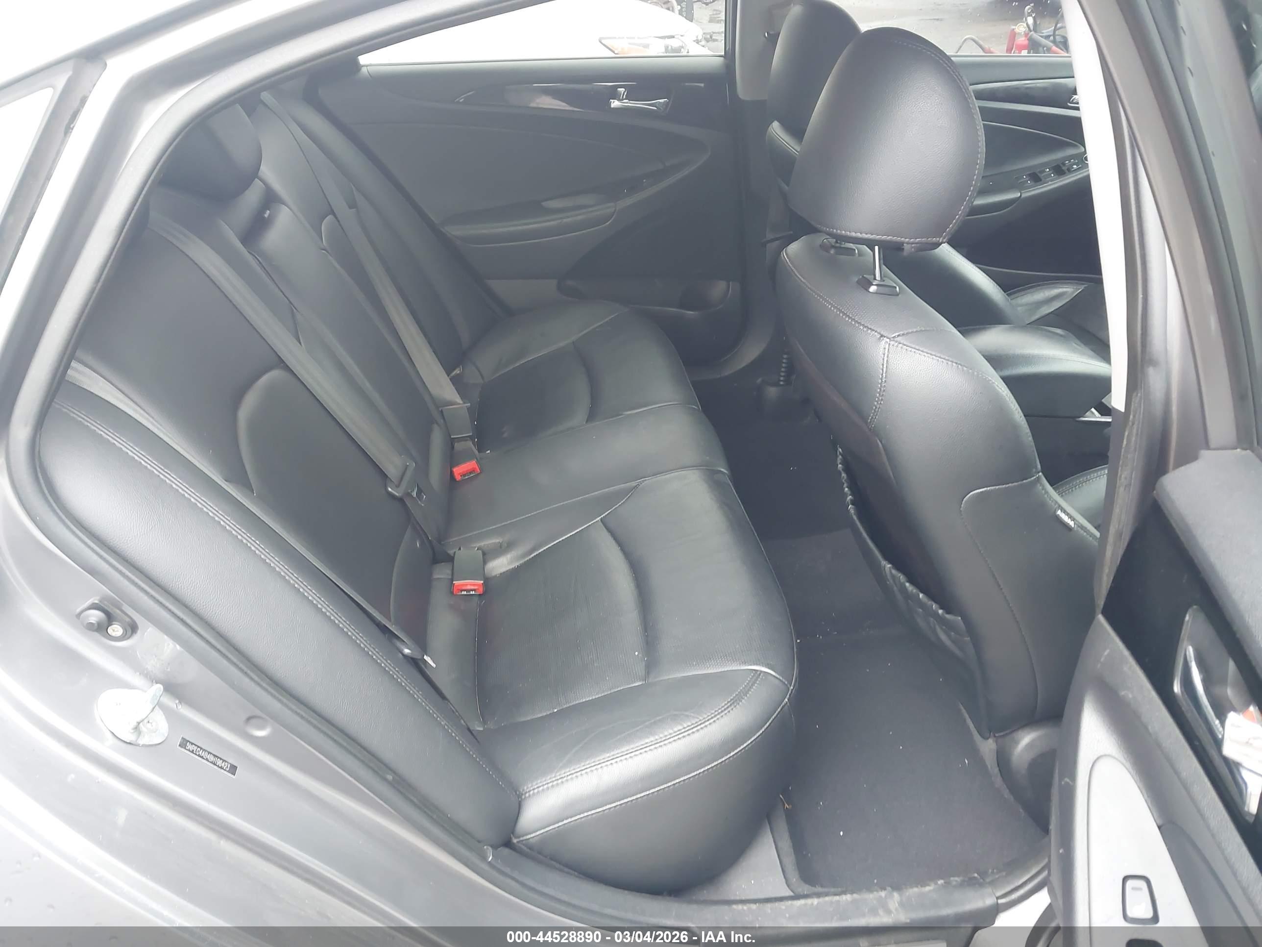 HYUNDAI SONATA image 8