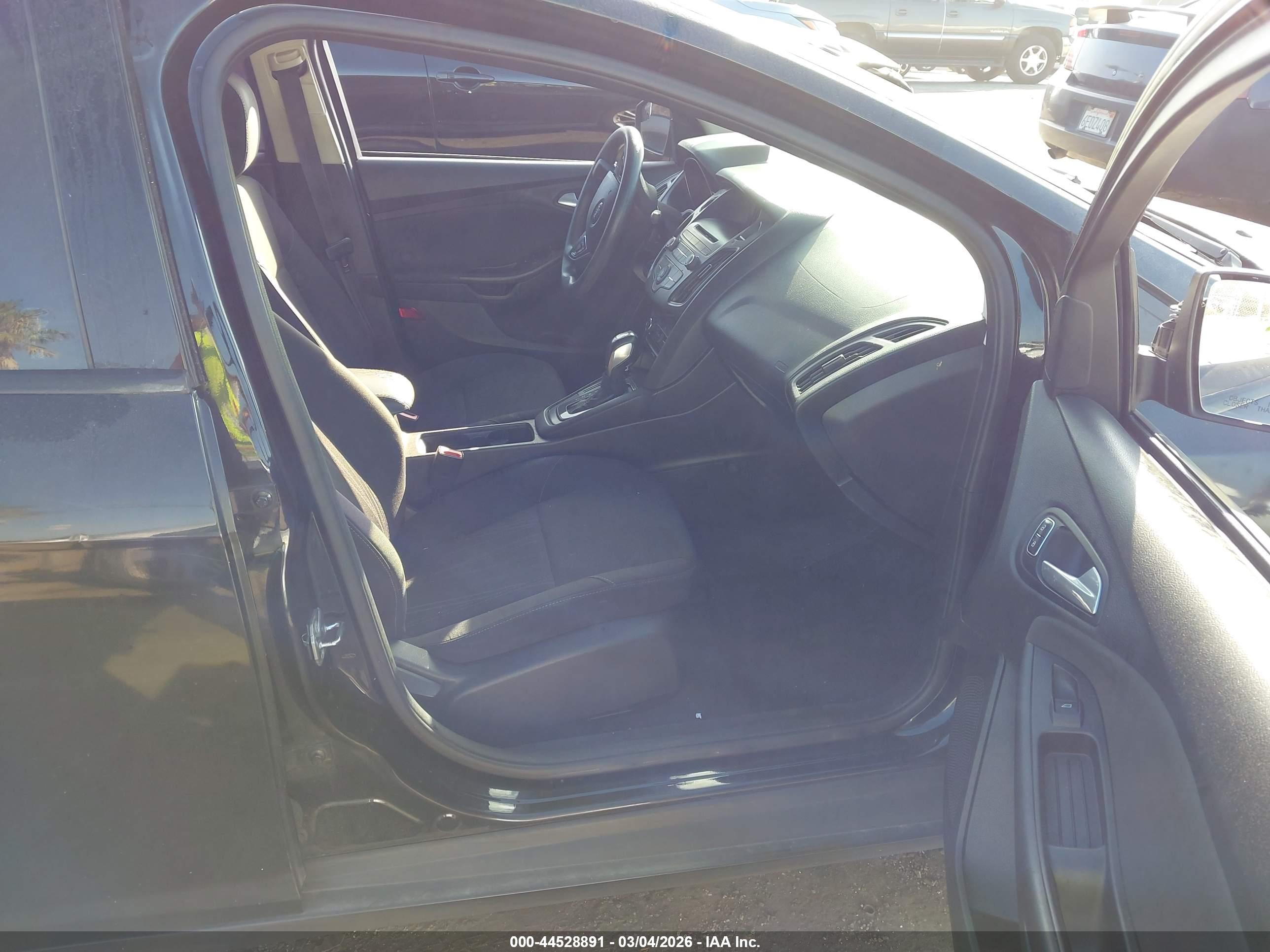 FORD FOCUS image 5