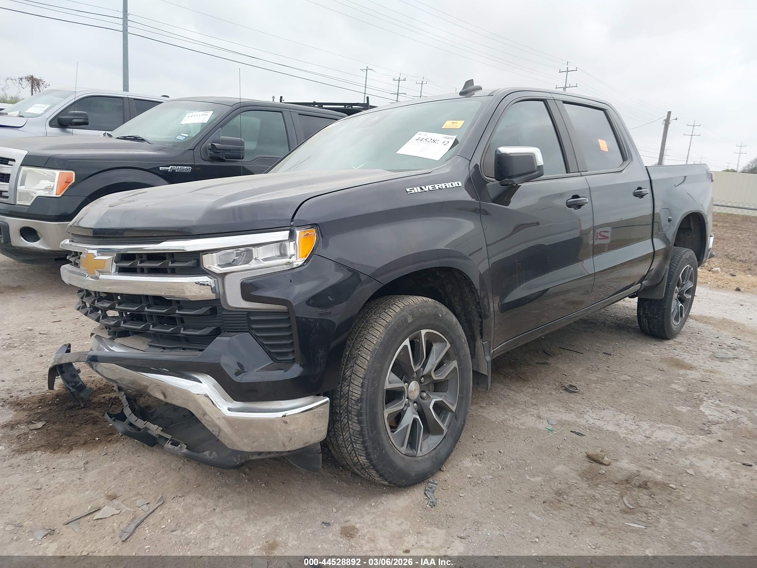 CHEVROLET SILVERADO image 2