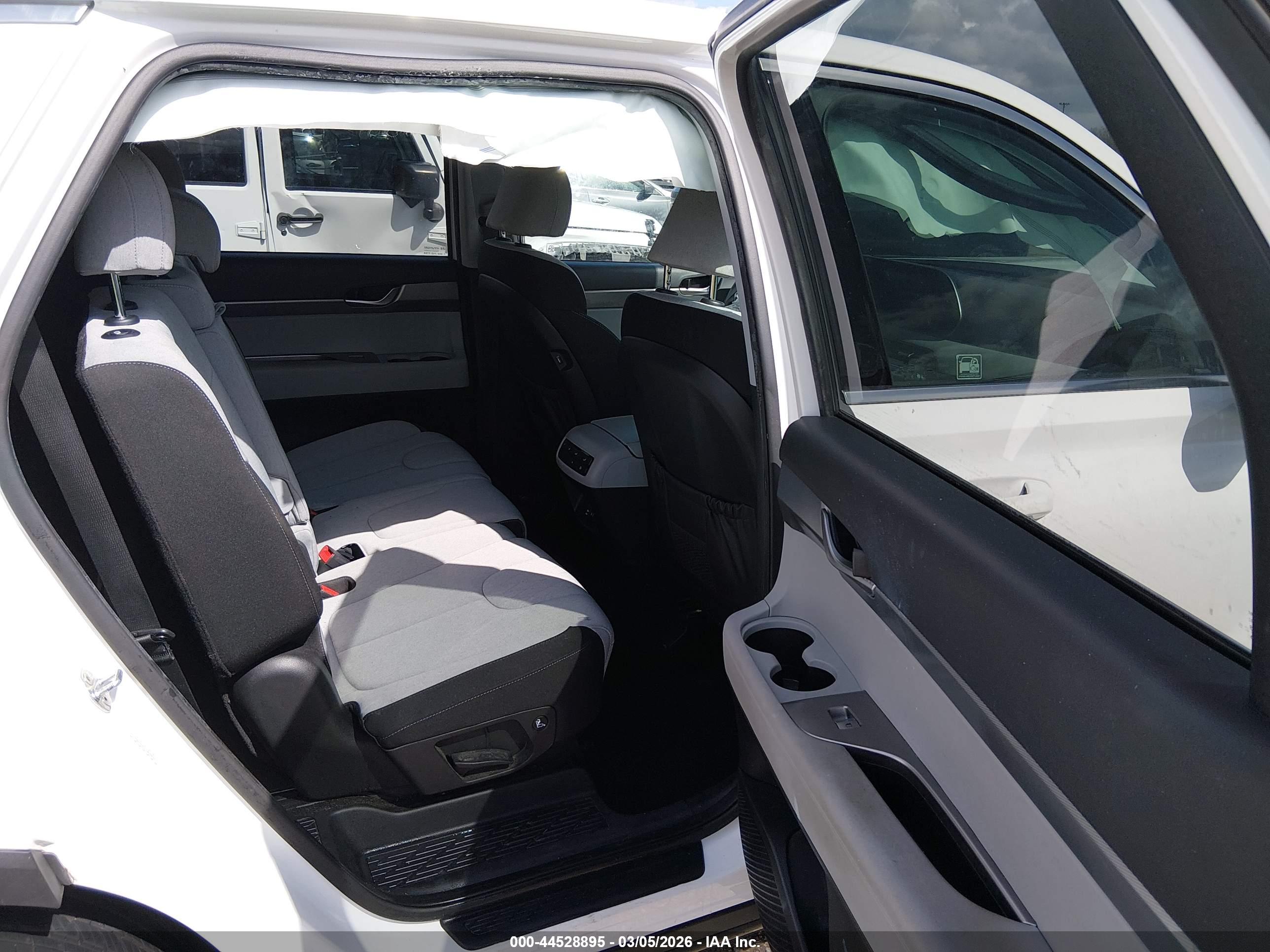 HYUNDAI PALISADE image 8
