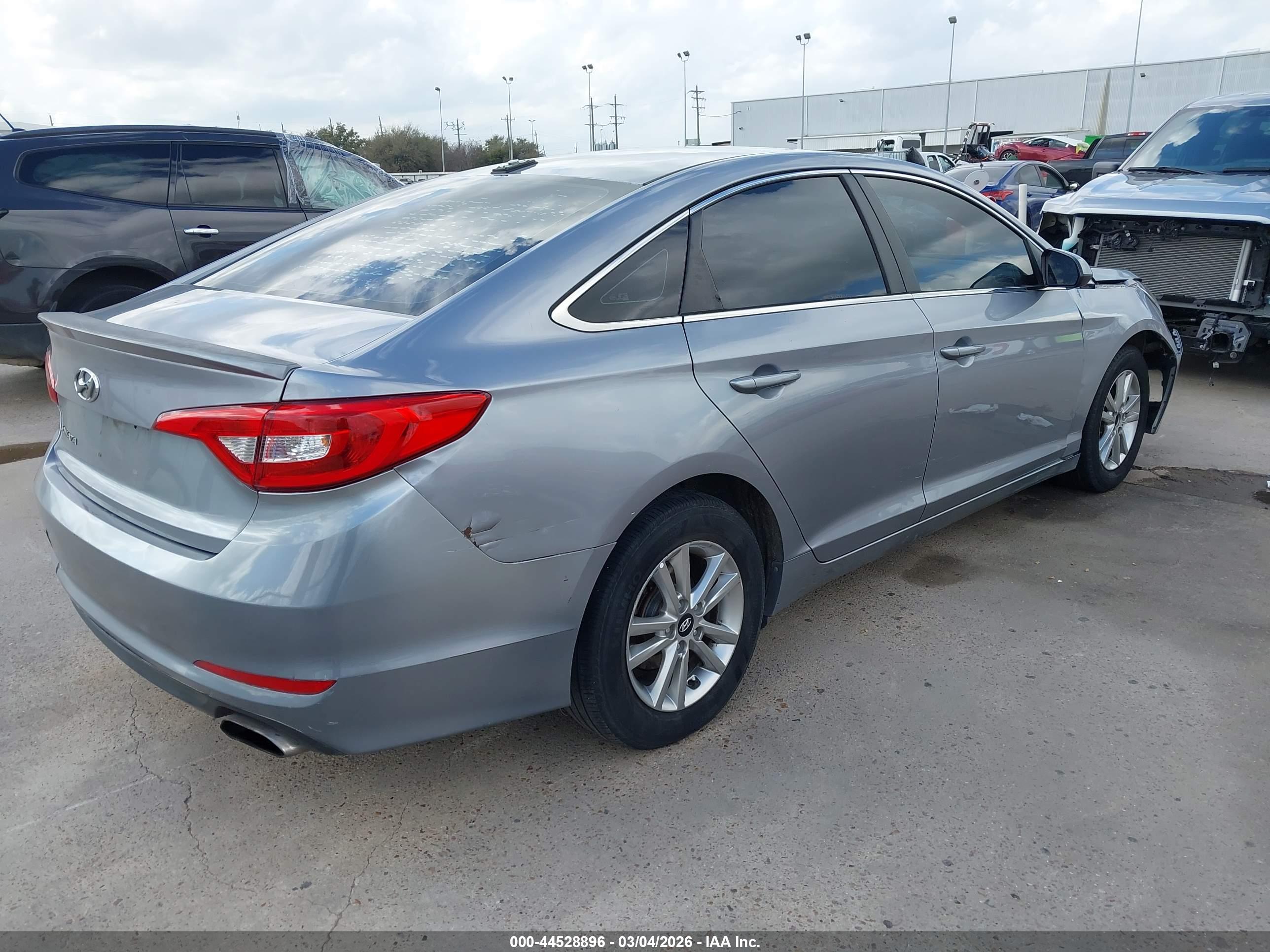 HYUNDAI SONATA image 4