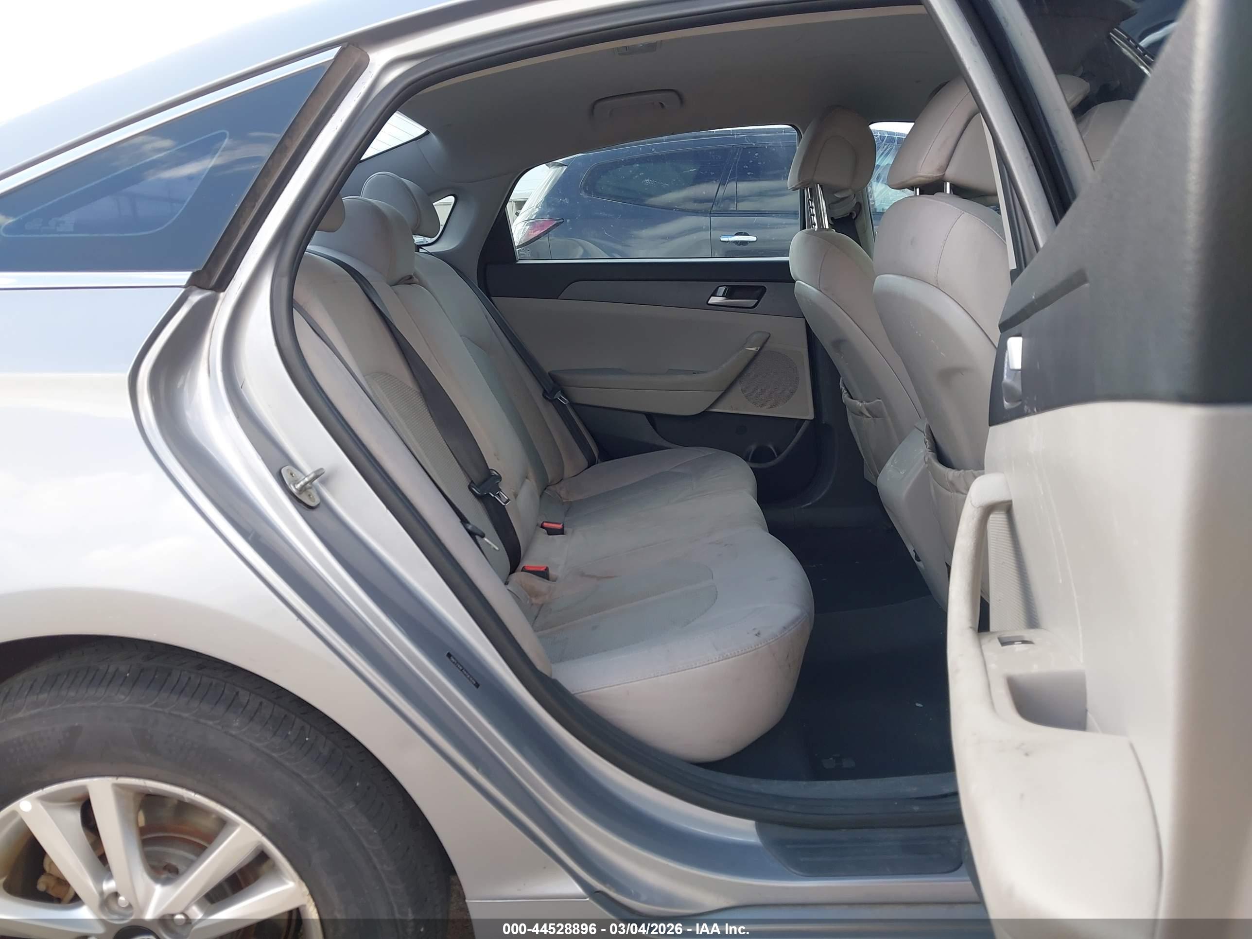 HYUNDAI SONATA image 8