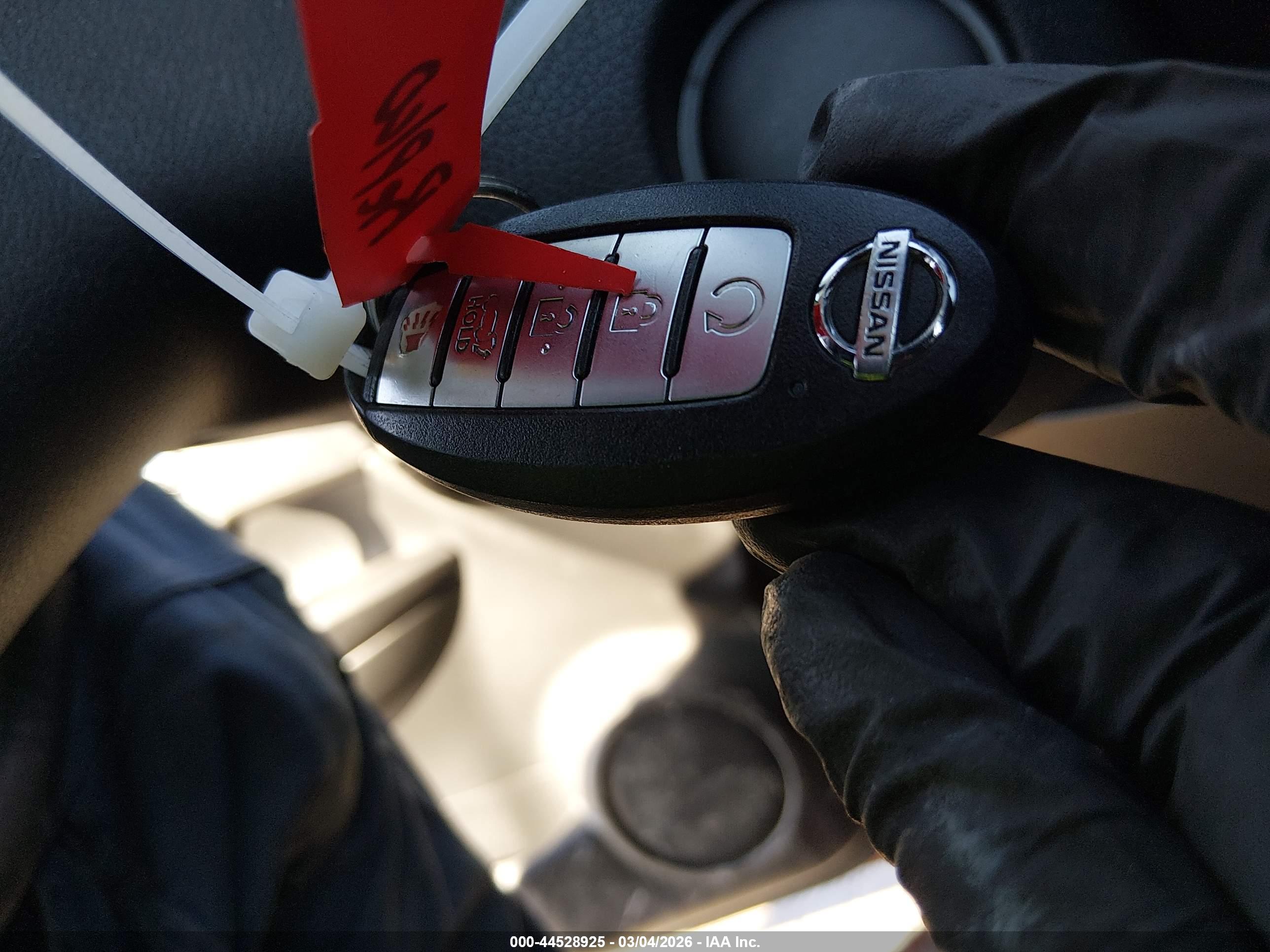 NISSAN ROGUE image 11