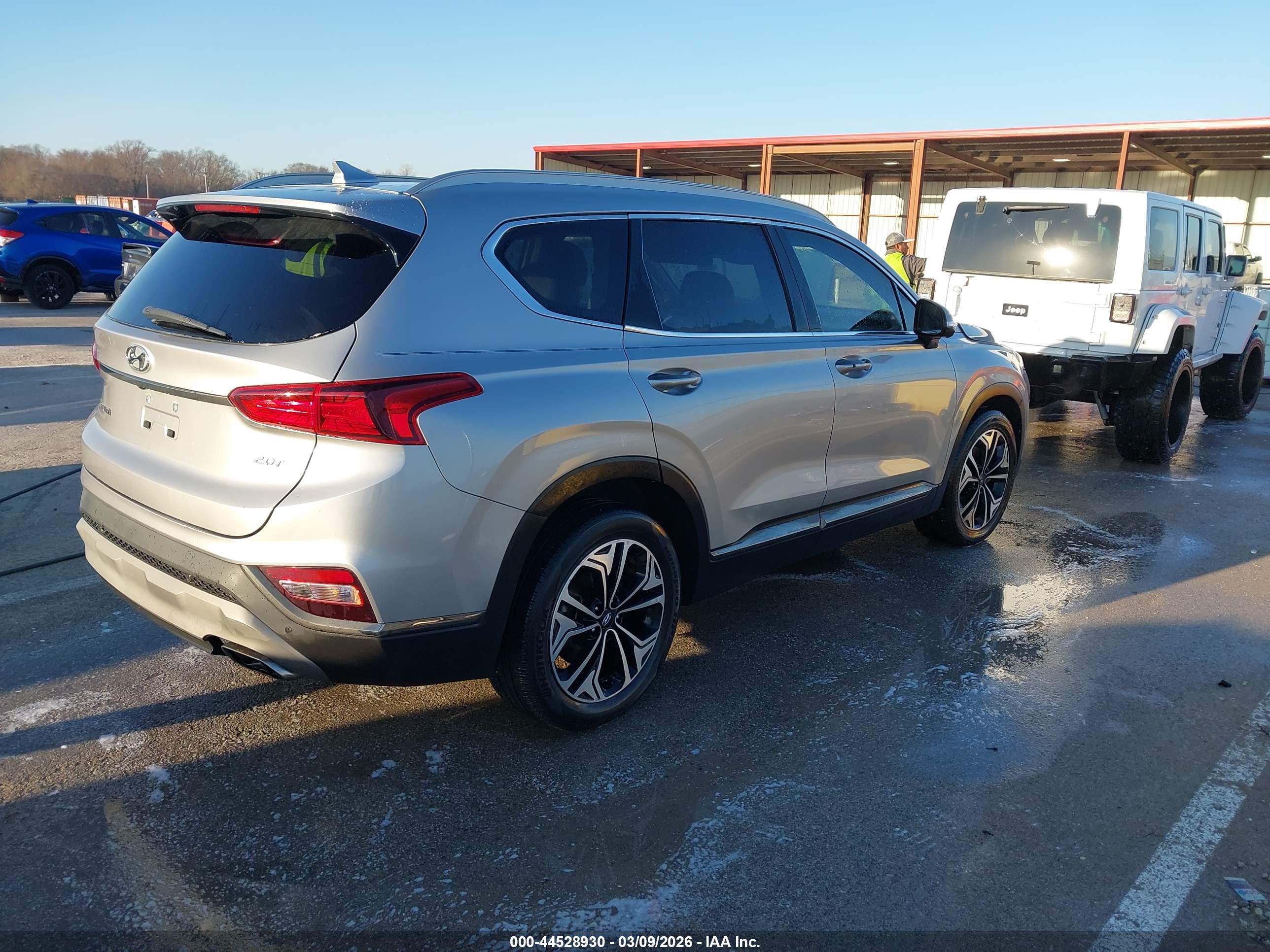 HYUNDAI SANTA image 4