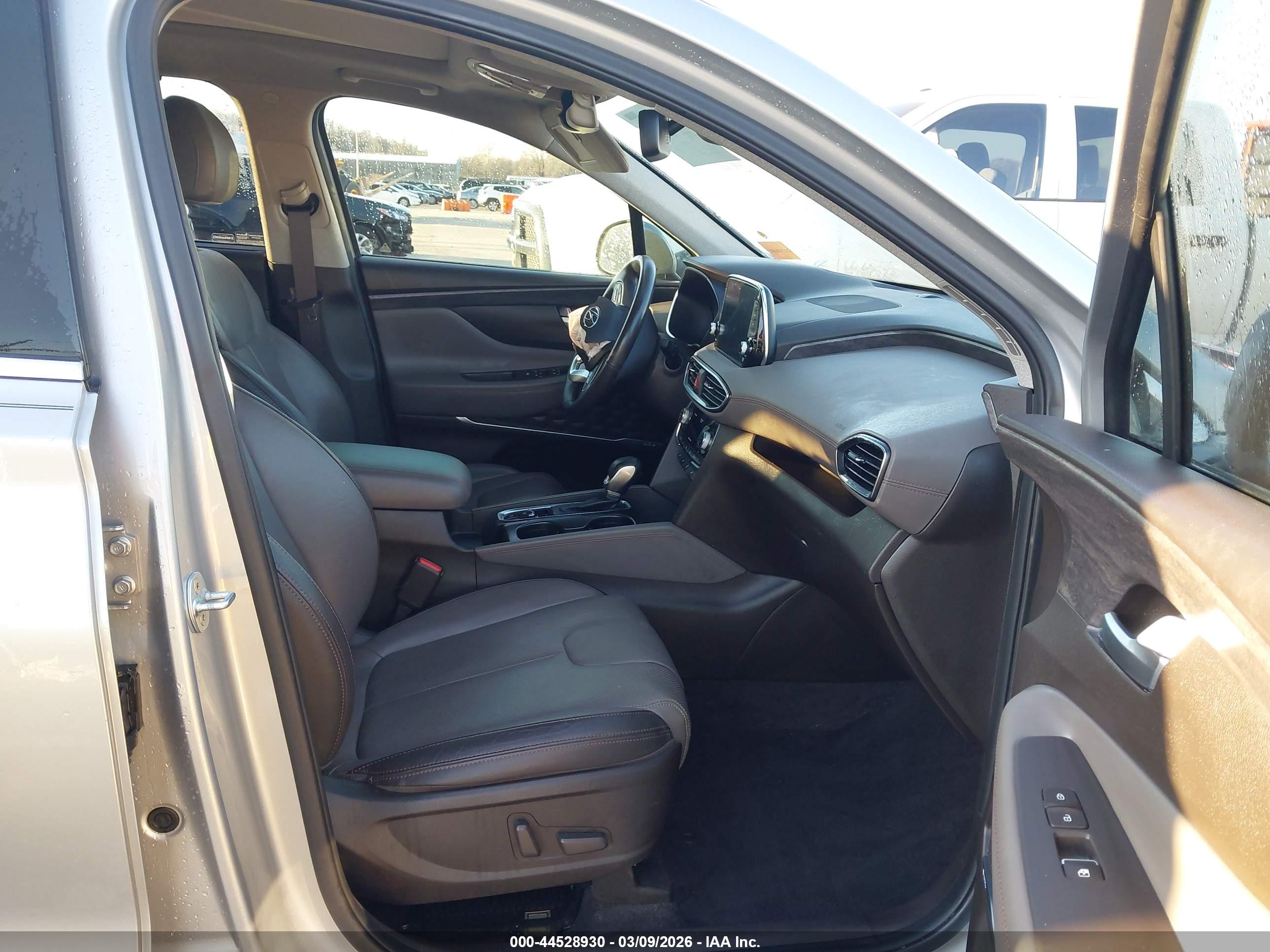 HYUNDAI SANTA image 5