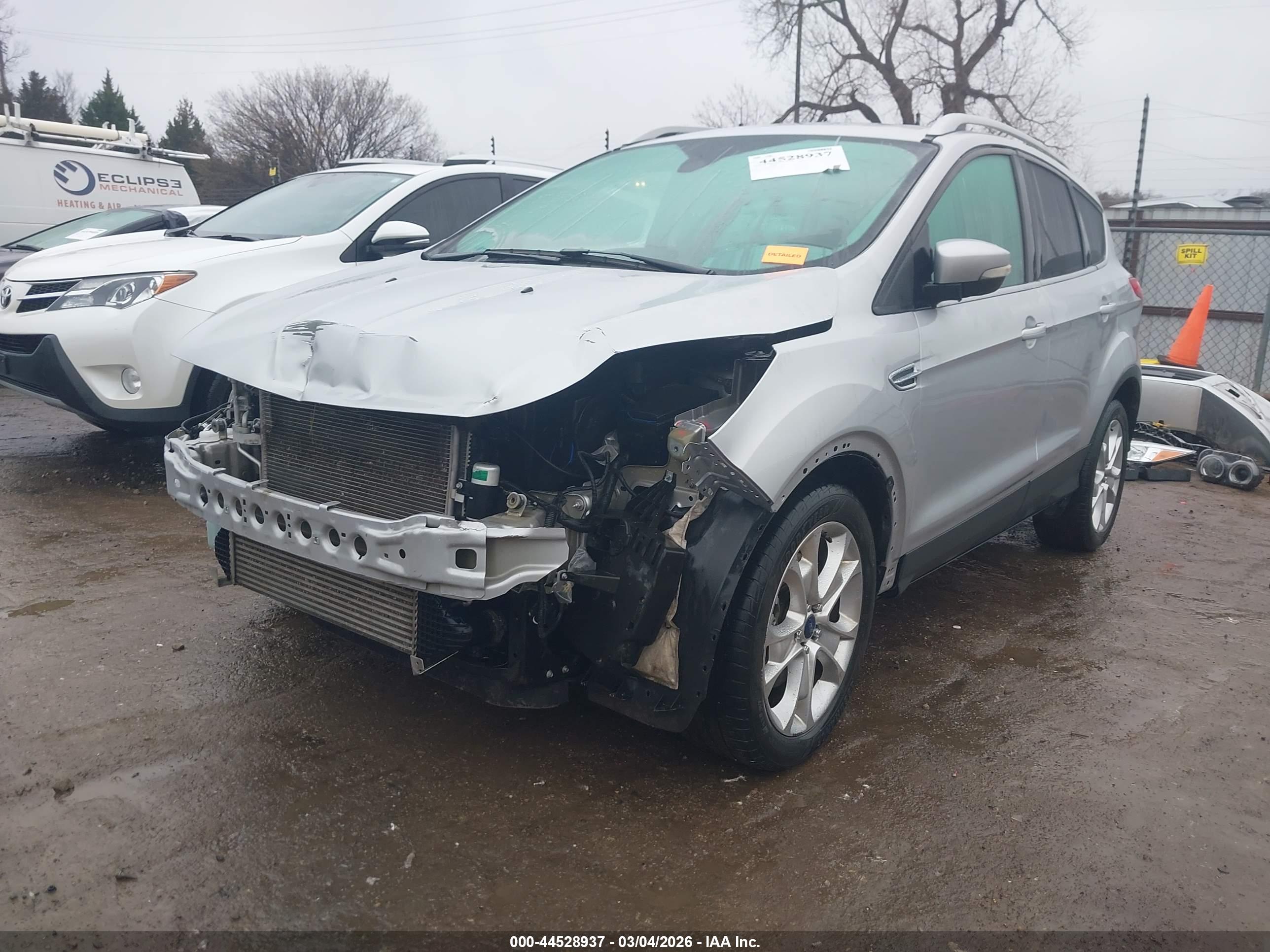 FORD ESCAPE image 2