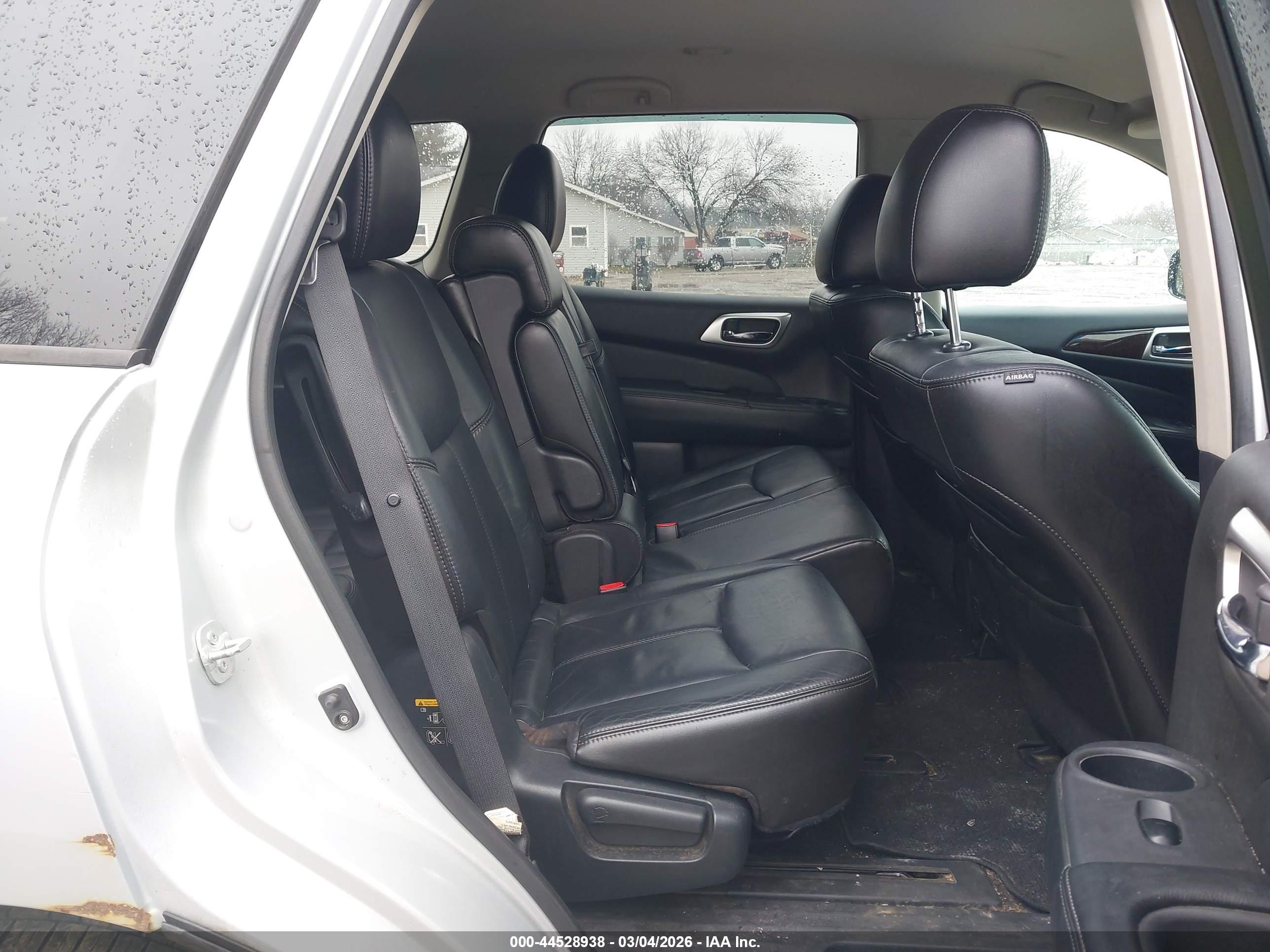 NISSAN PATHFINDER image 8