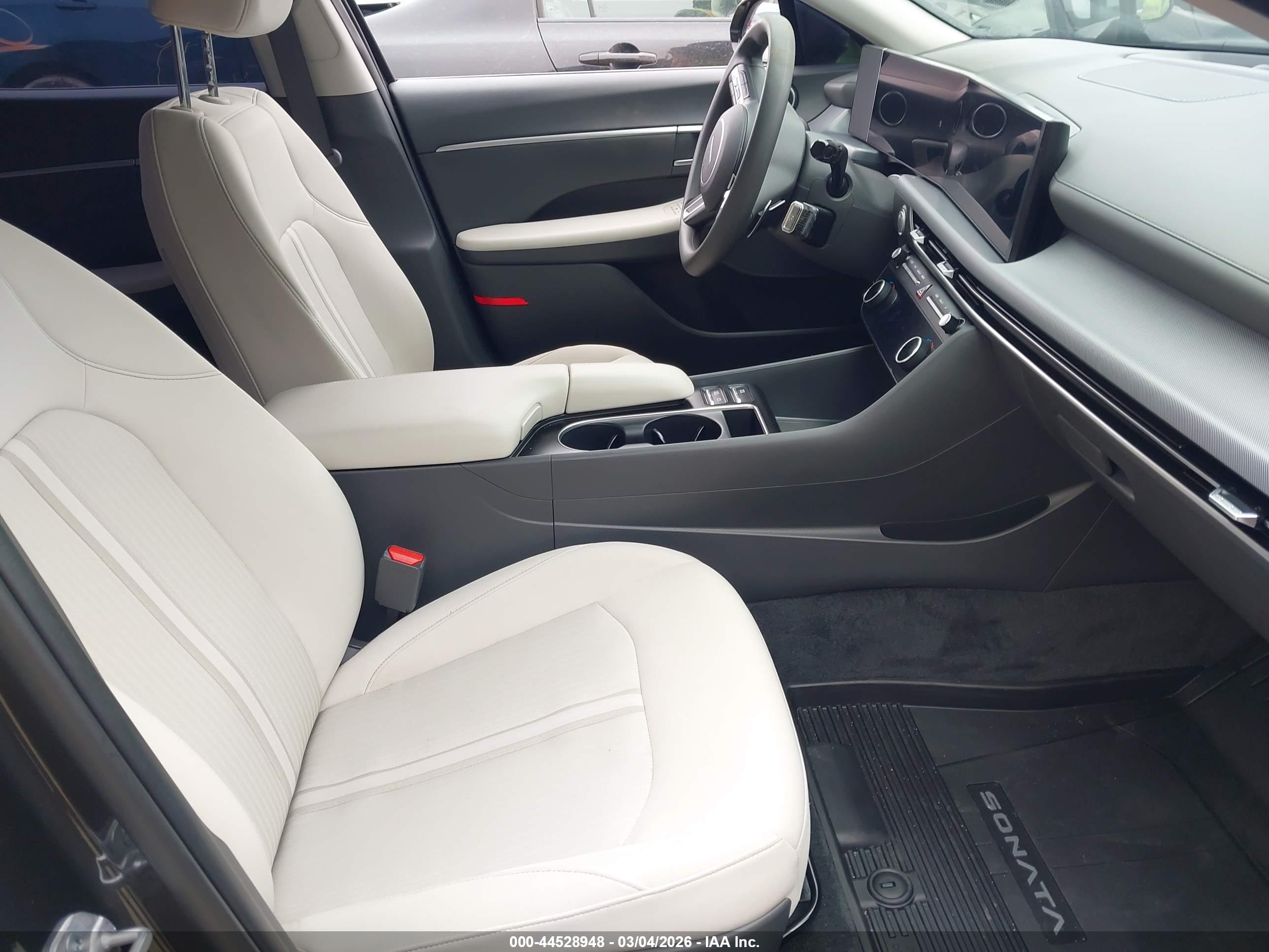 HYUNDAI SONATA image 5
