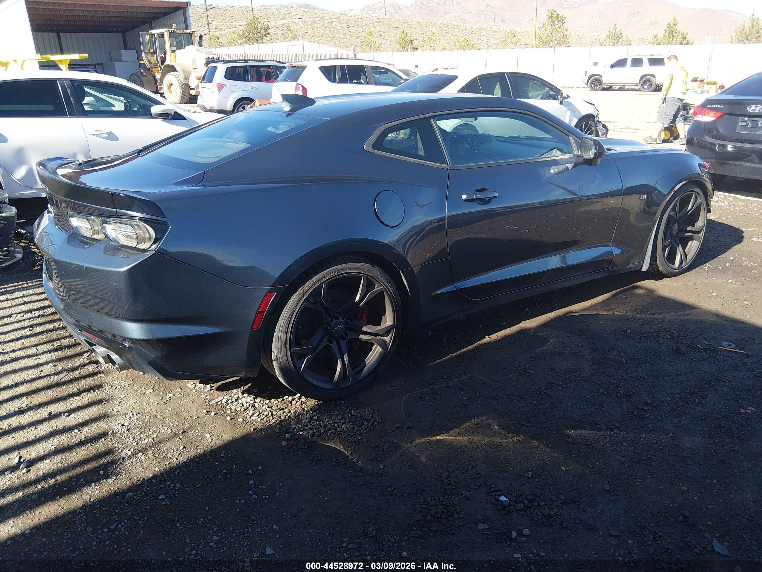 CHEVROLET CAMARO image 4