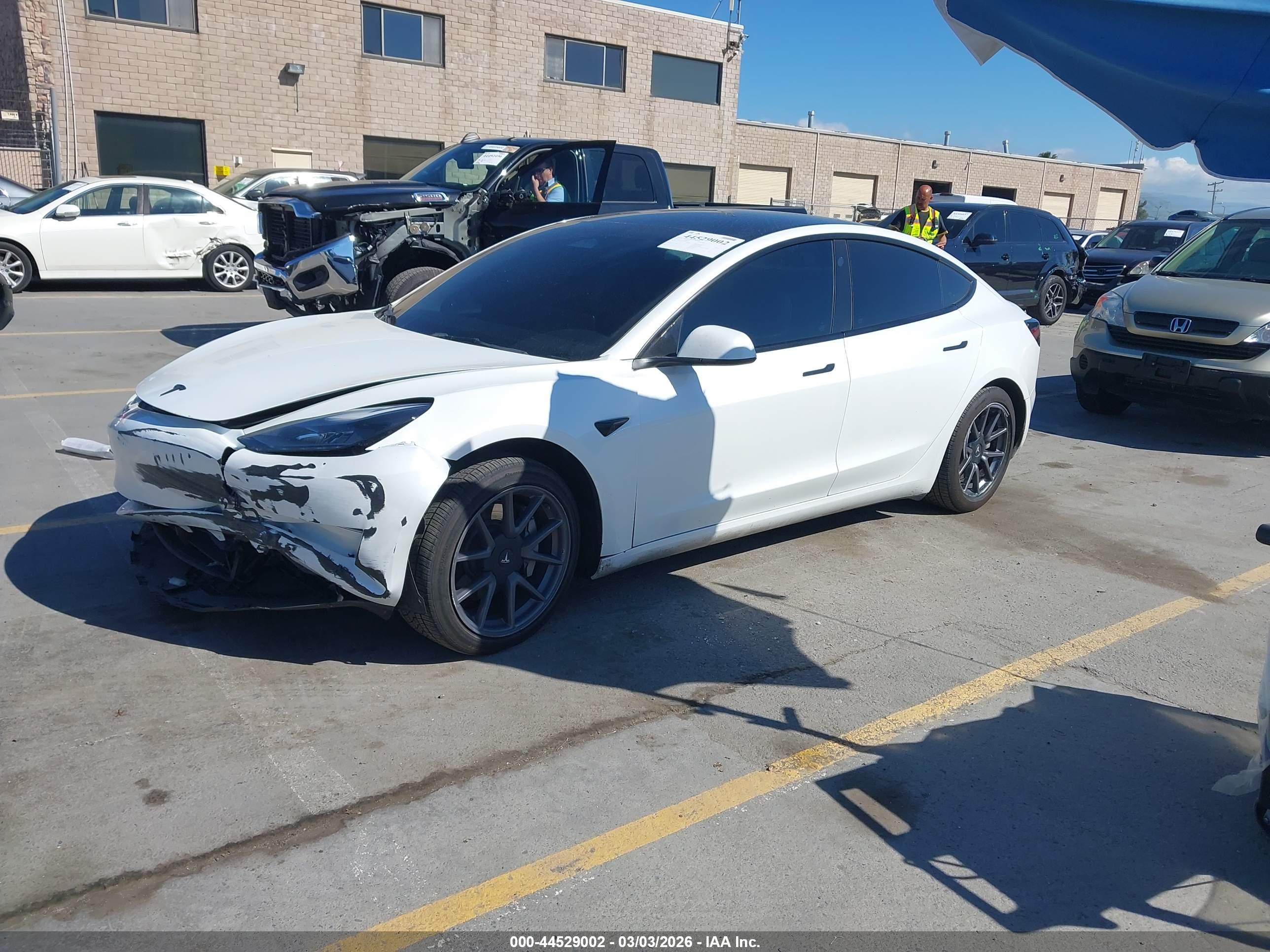TESLA MODEL image 2