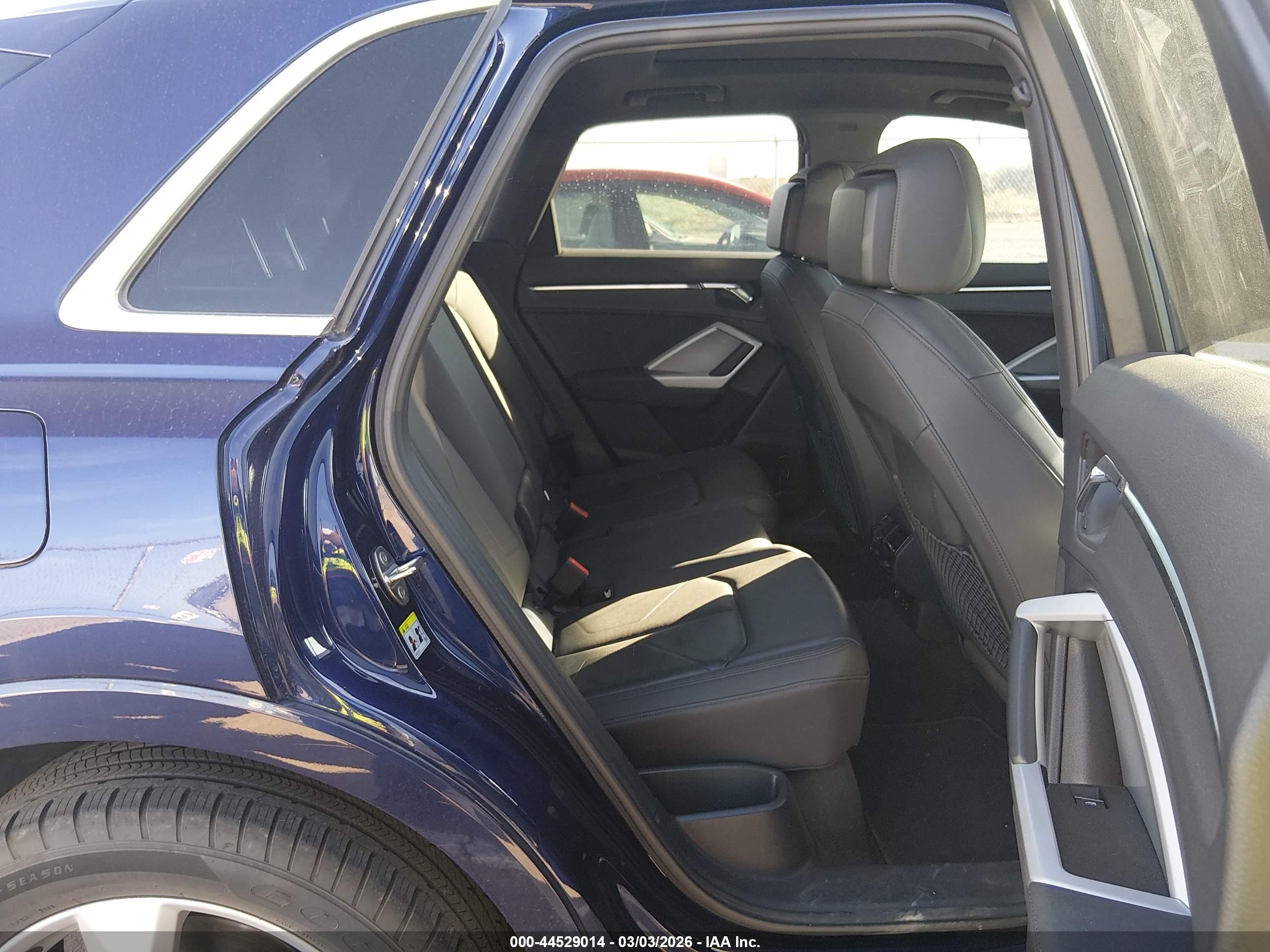 AUDI Q3 image 8