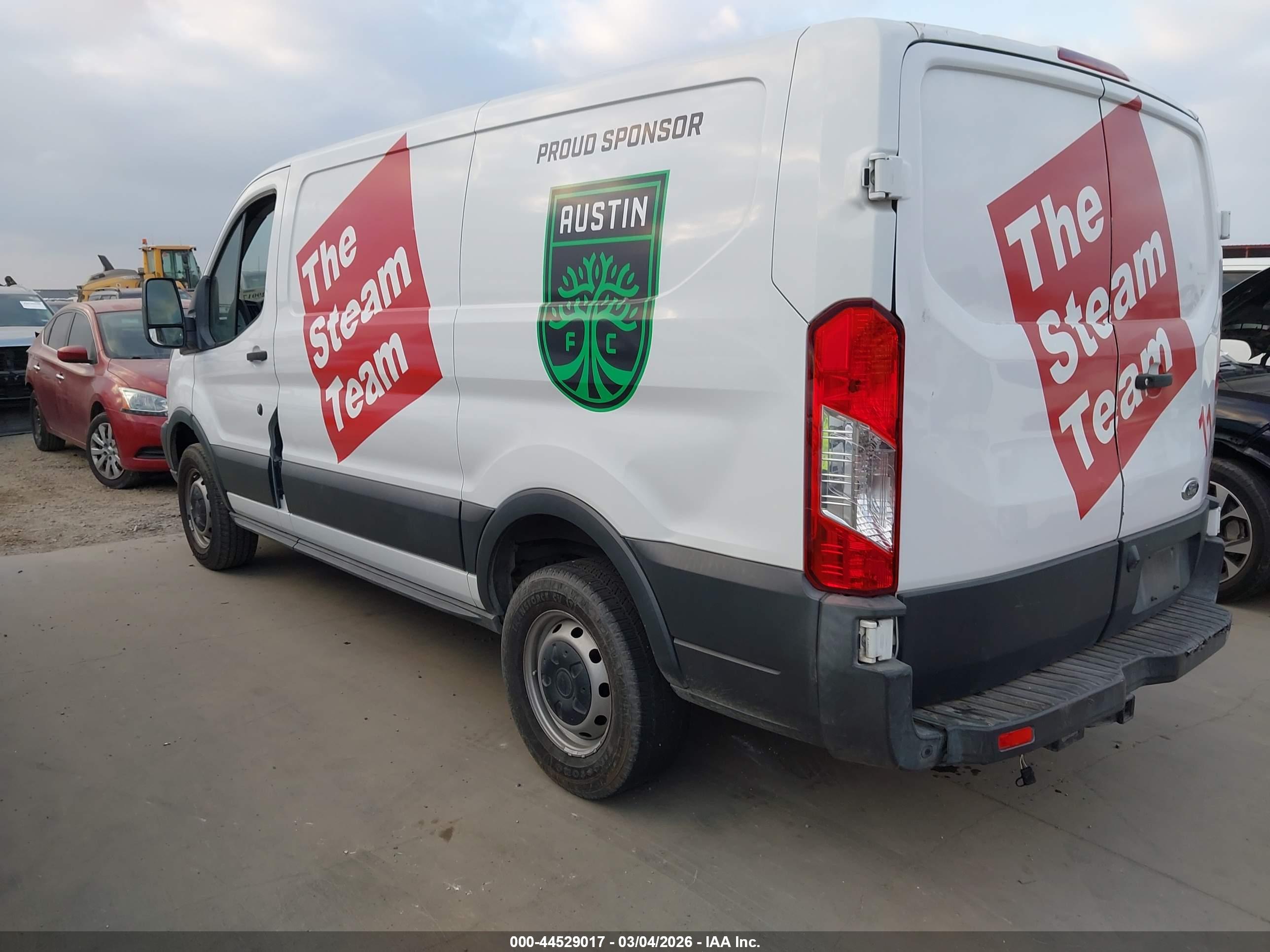 FORD TRANSIT-250 image 3