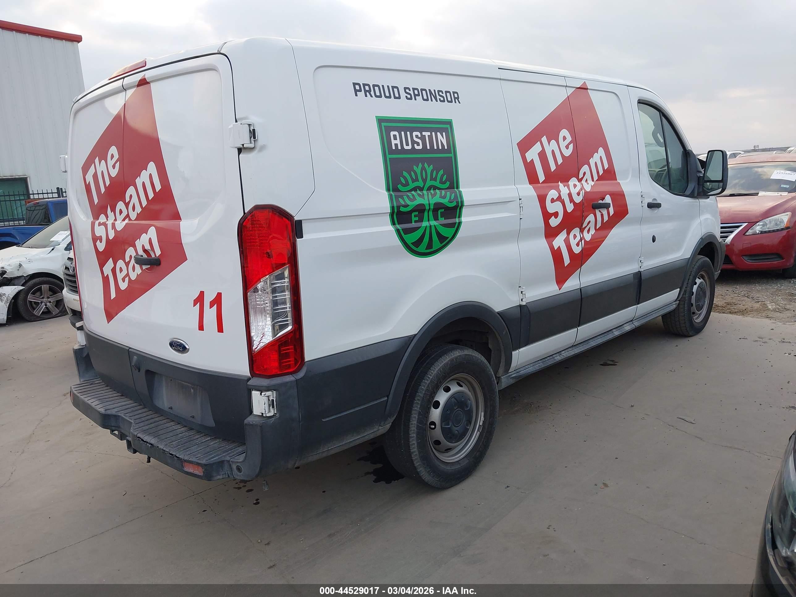 FORD TRANSIT-250 image 4