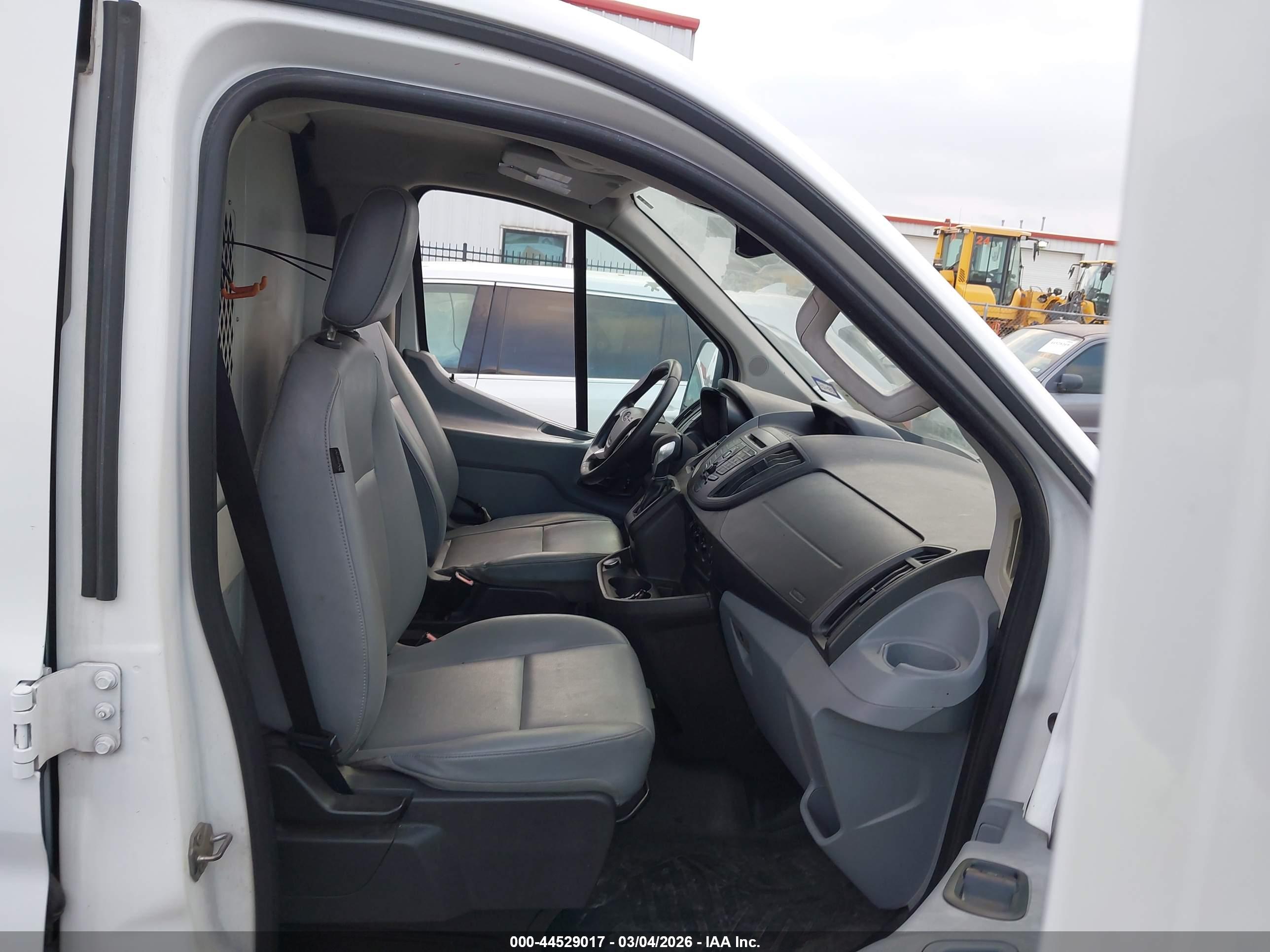 FORD TRANSIT-250 image 5