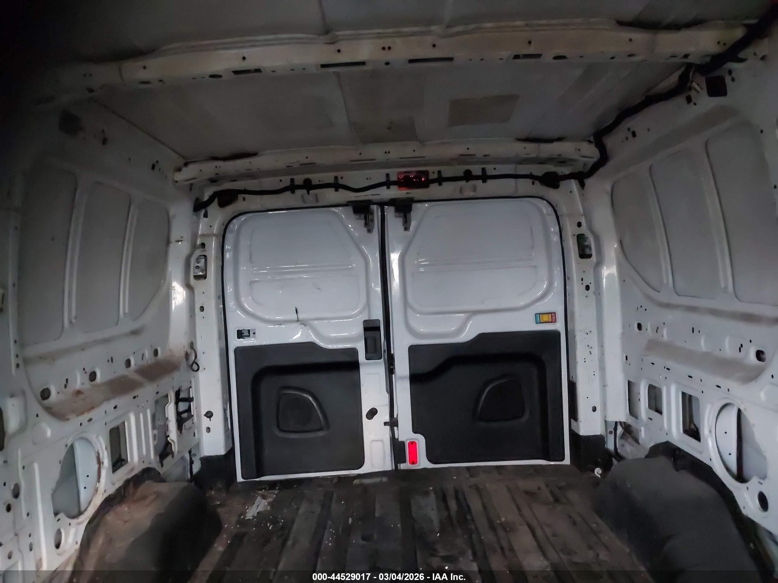 FORD TRANSIT-250 image 8