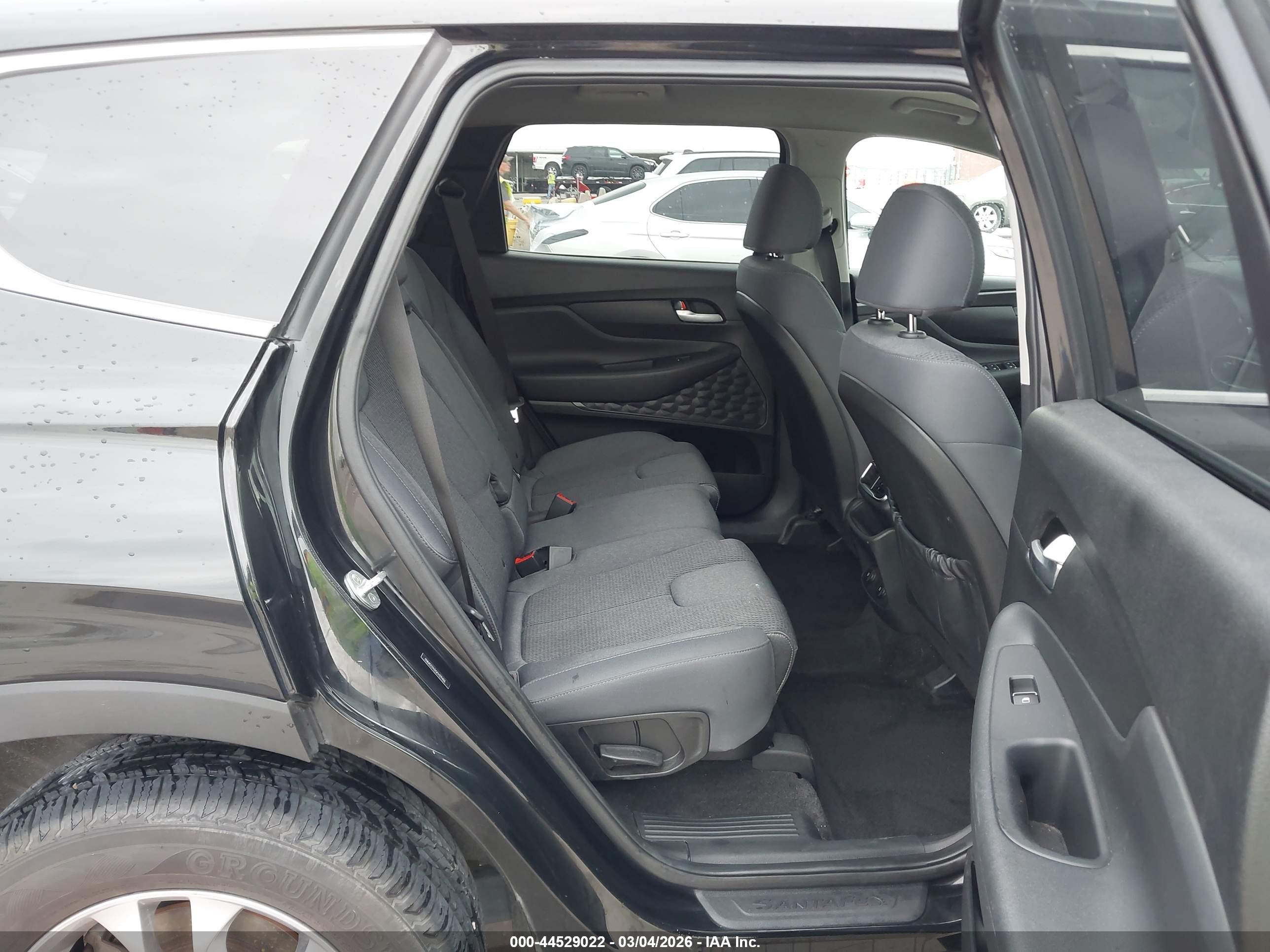 HYUNDAI SANTA image 8