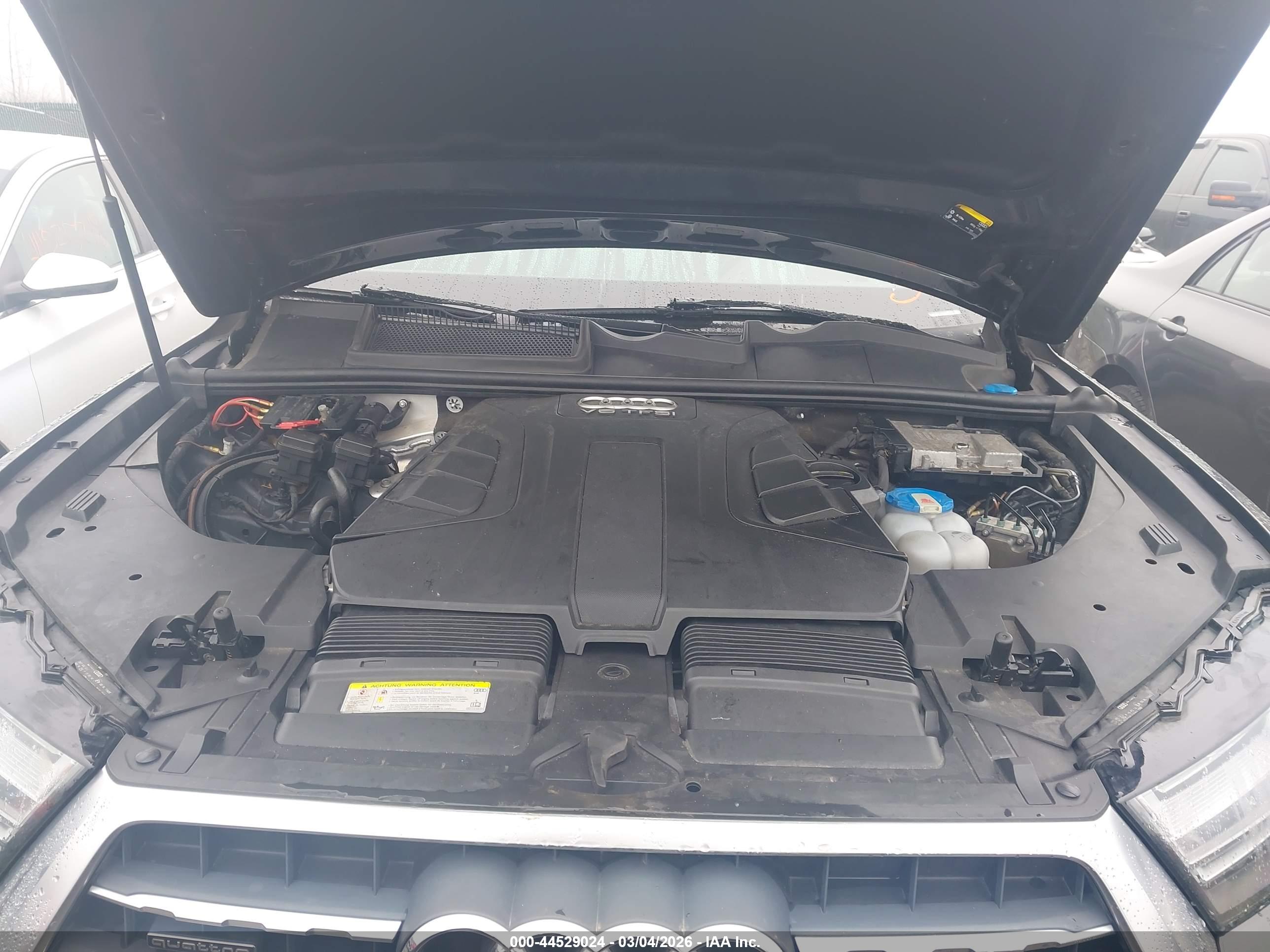 AUDI Q7 image 10