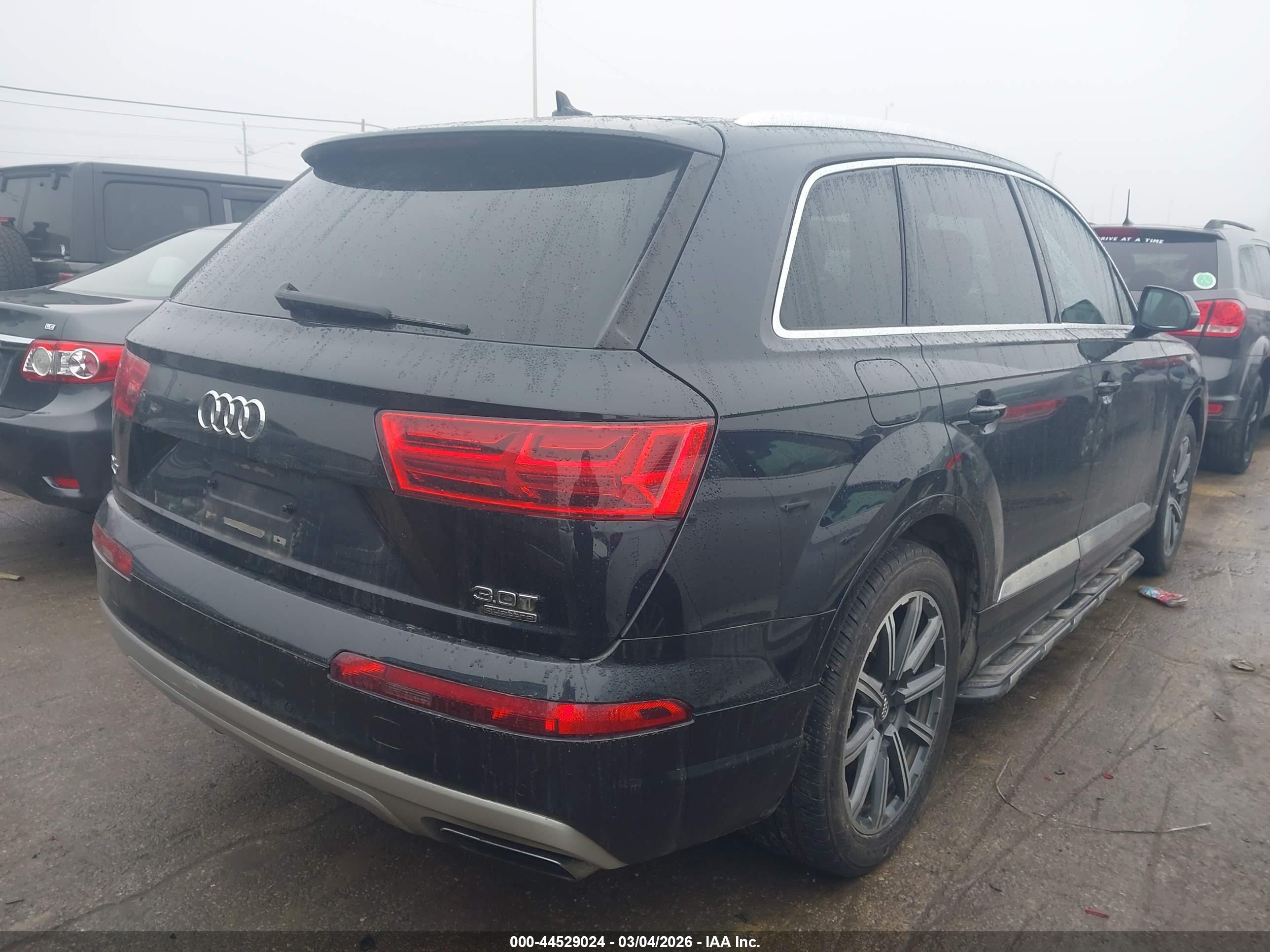 AUDI Q7 image 4