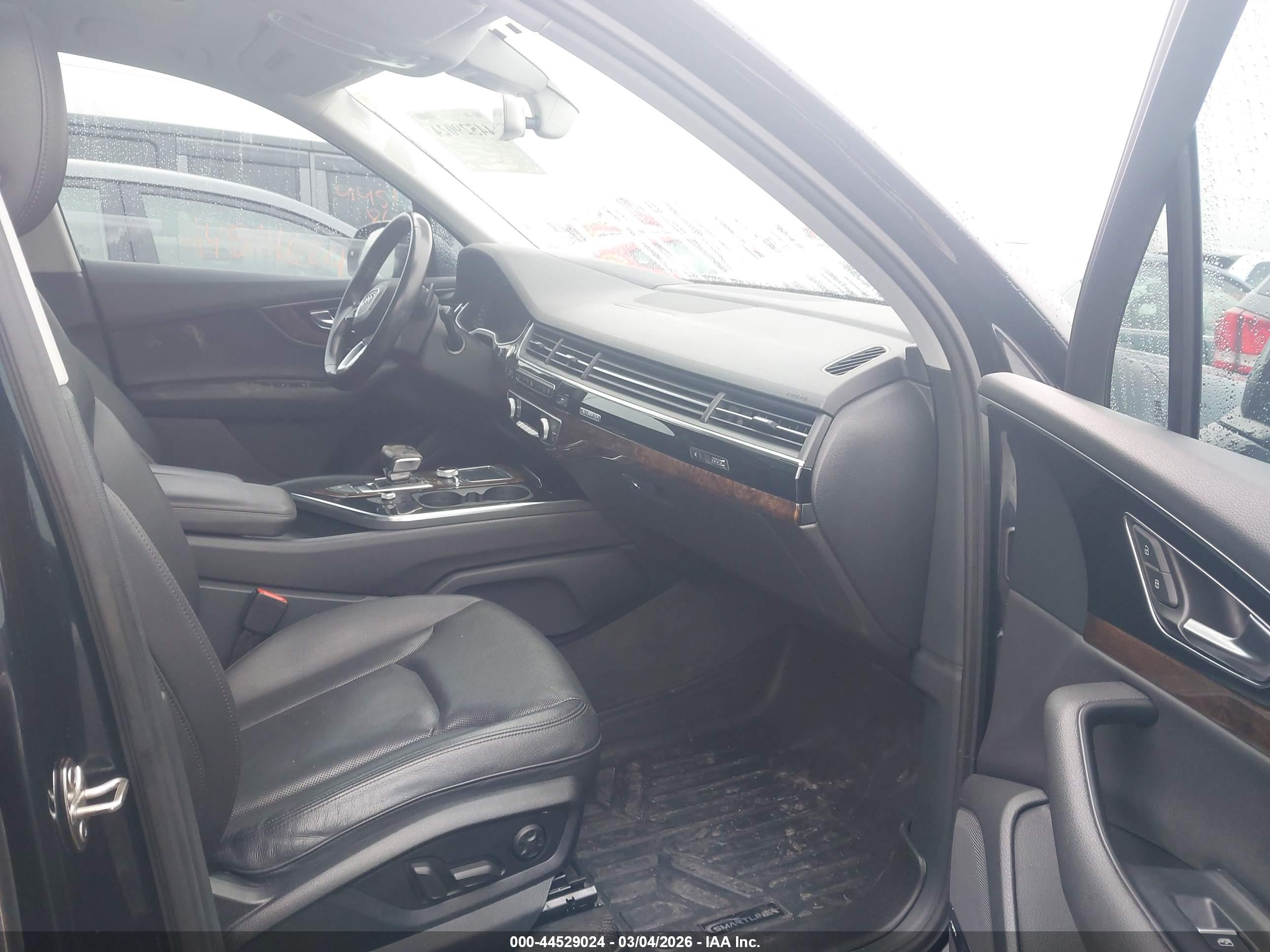 AUDI Q7 image 5