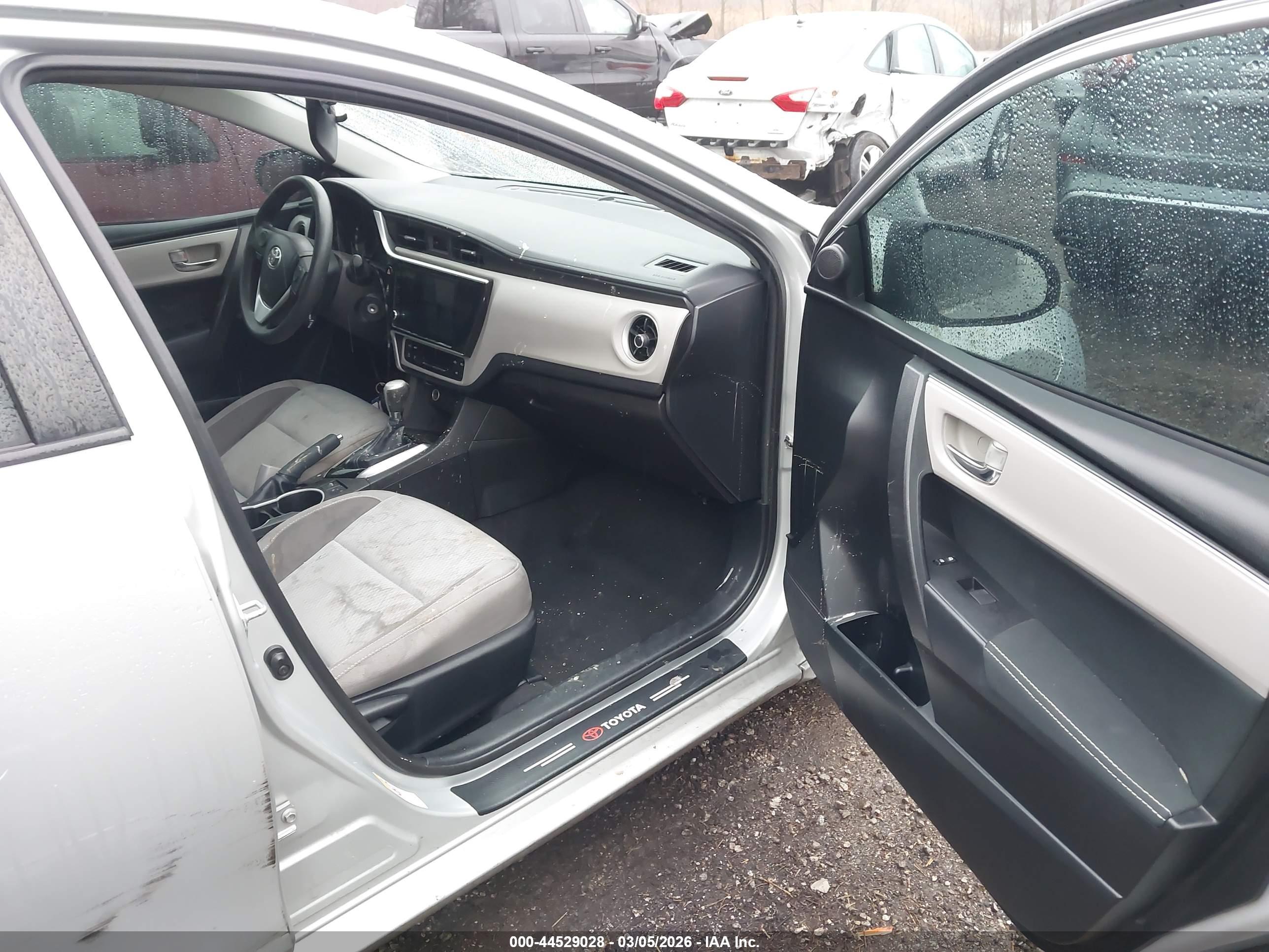 TOYOTA COROLLA image 5