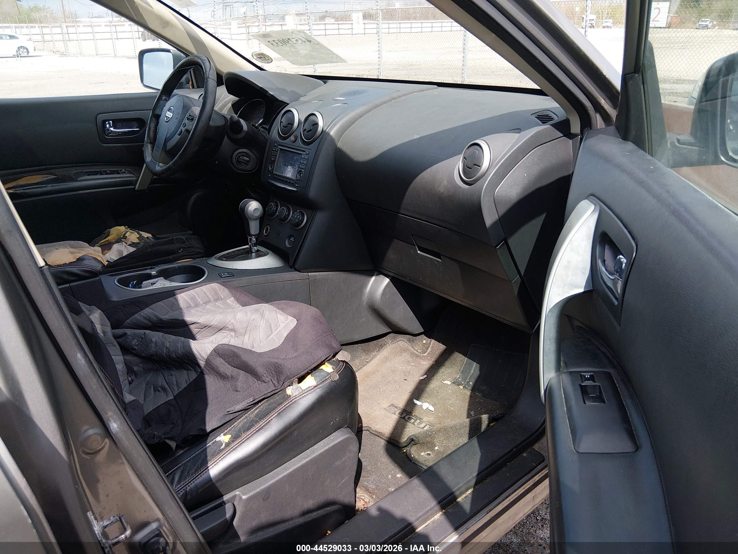 NISSAN ROGUE image 5