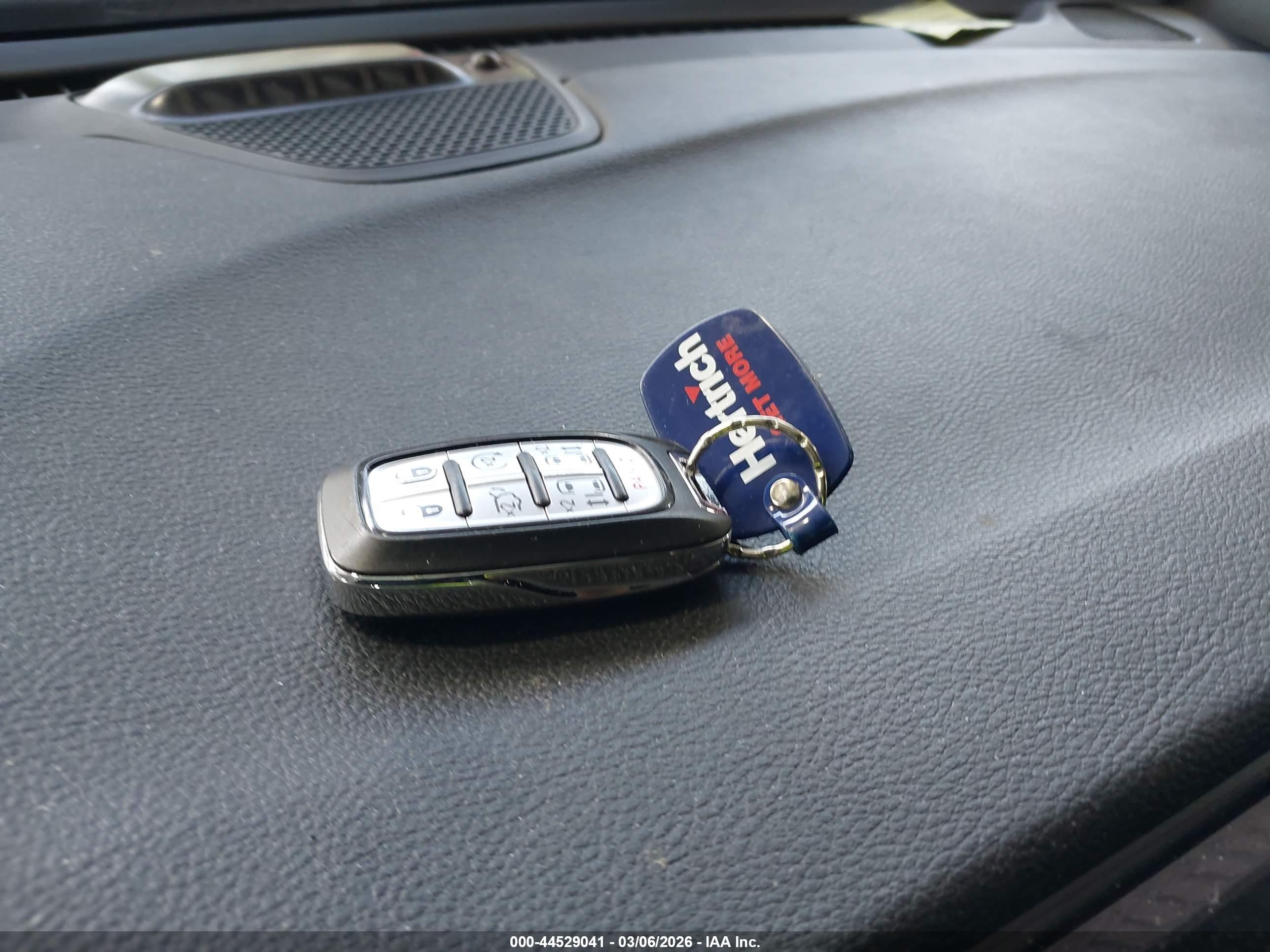 CHRYSLER PACIFICA image 11