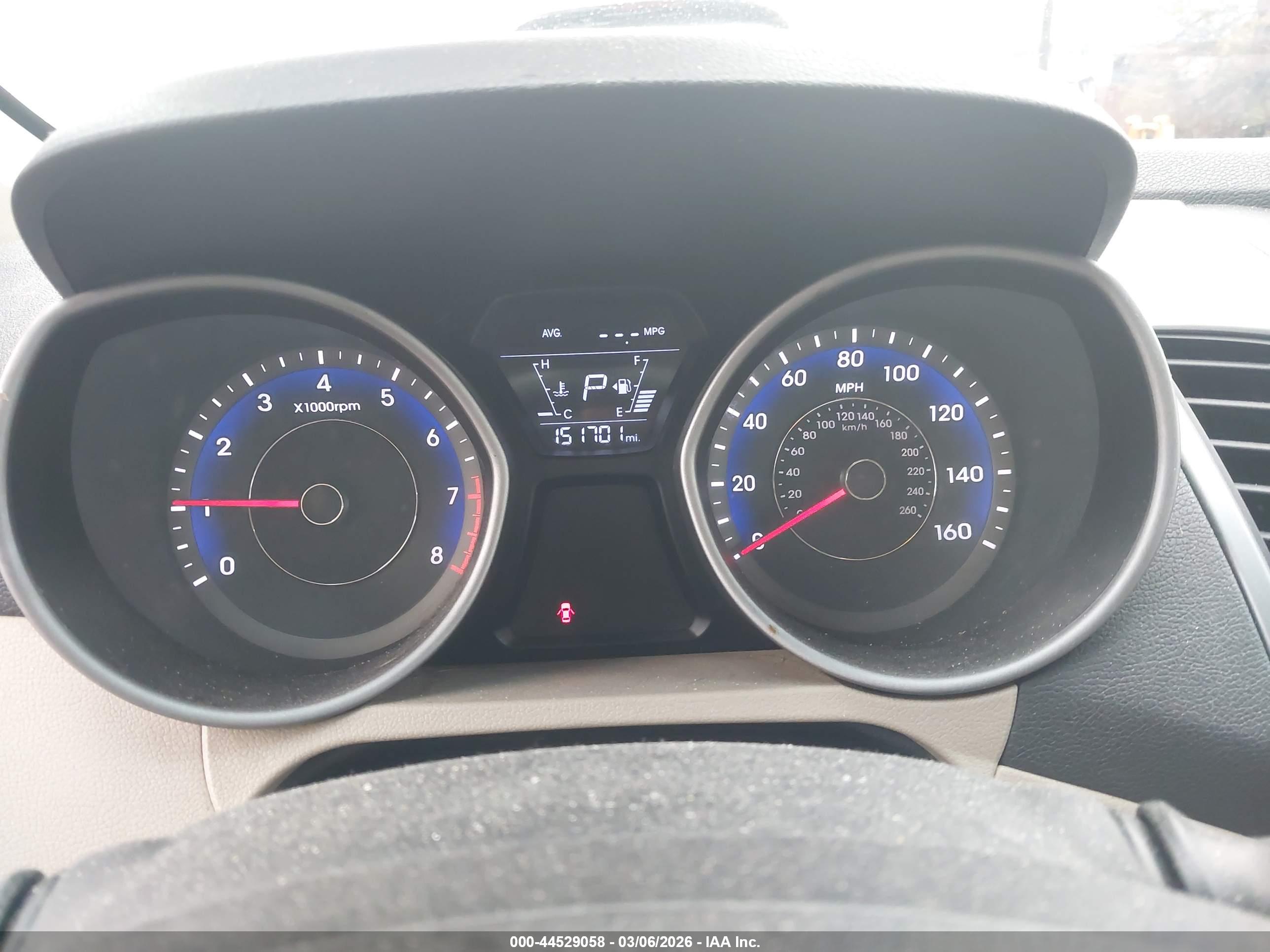 HYUNDAI ELANTRA image 7