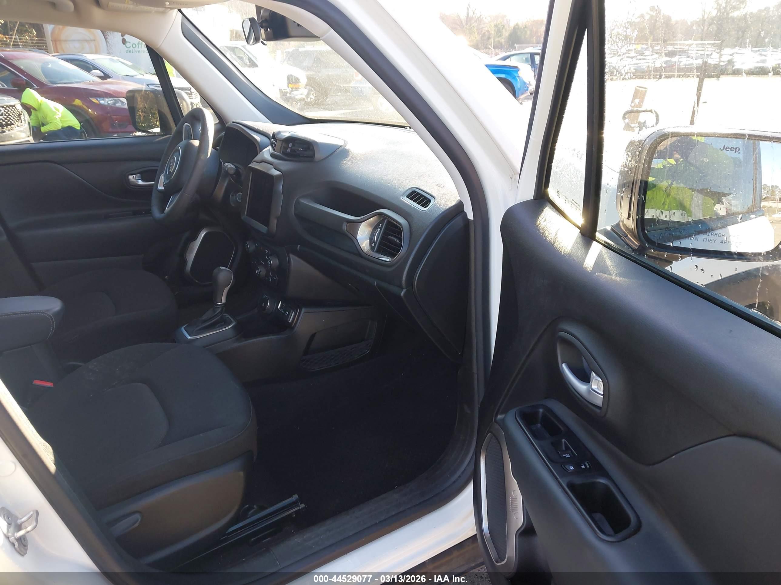 JEEP RENEGADE image 5