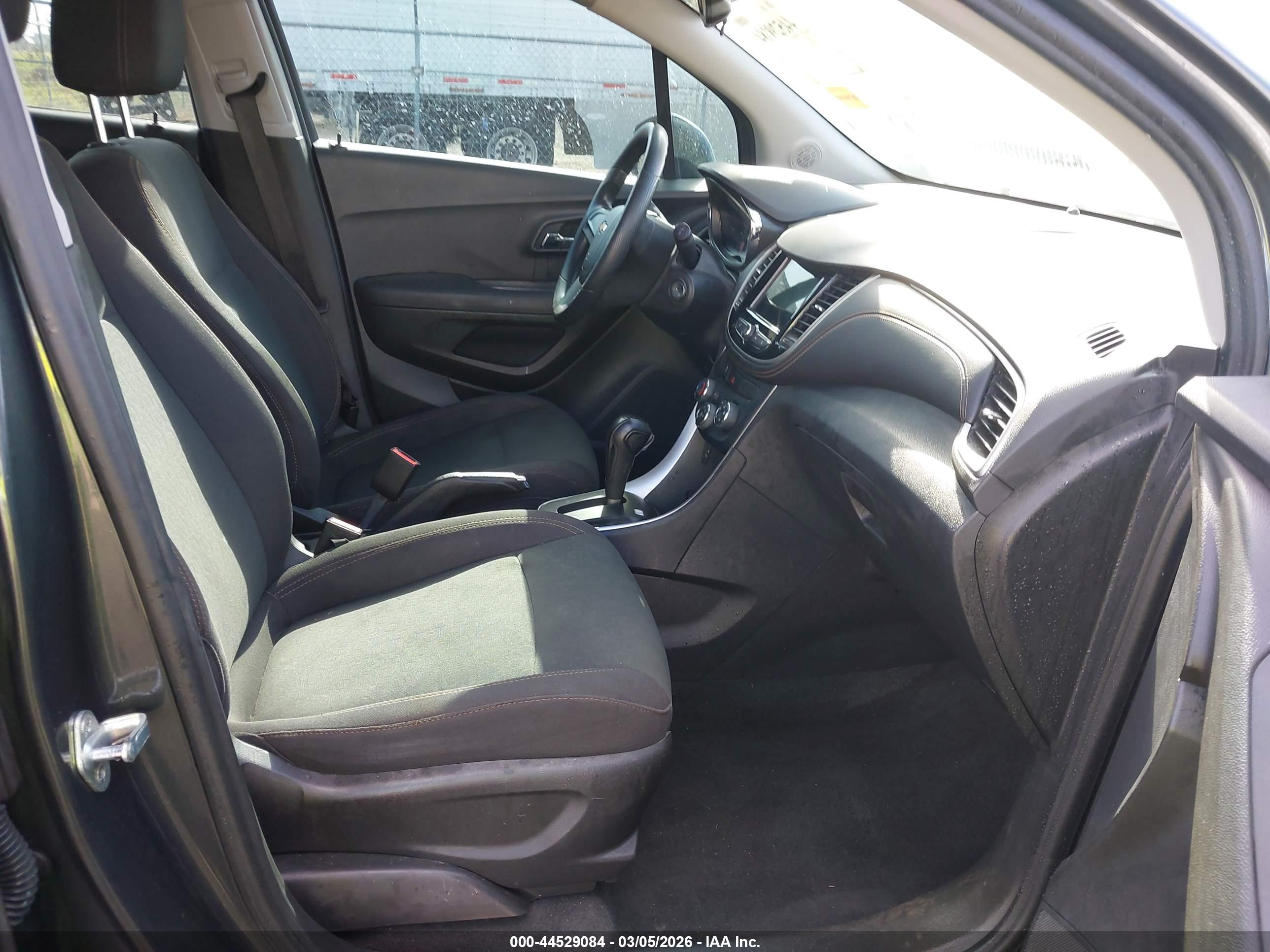 CHEVROLET TRAX image 5