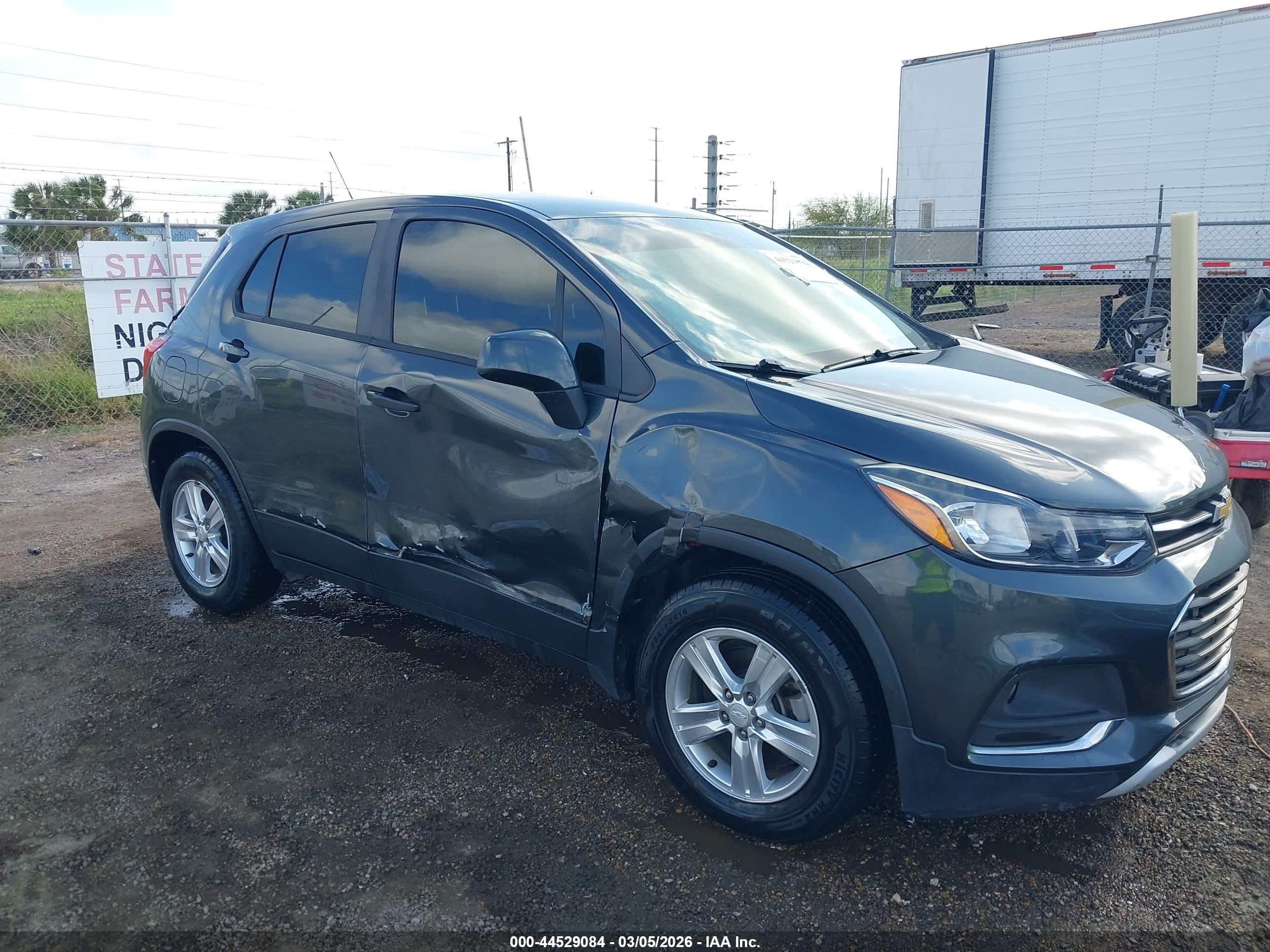 CHEVROLET TRAX image 6