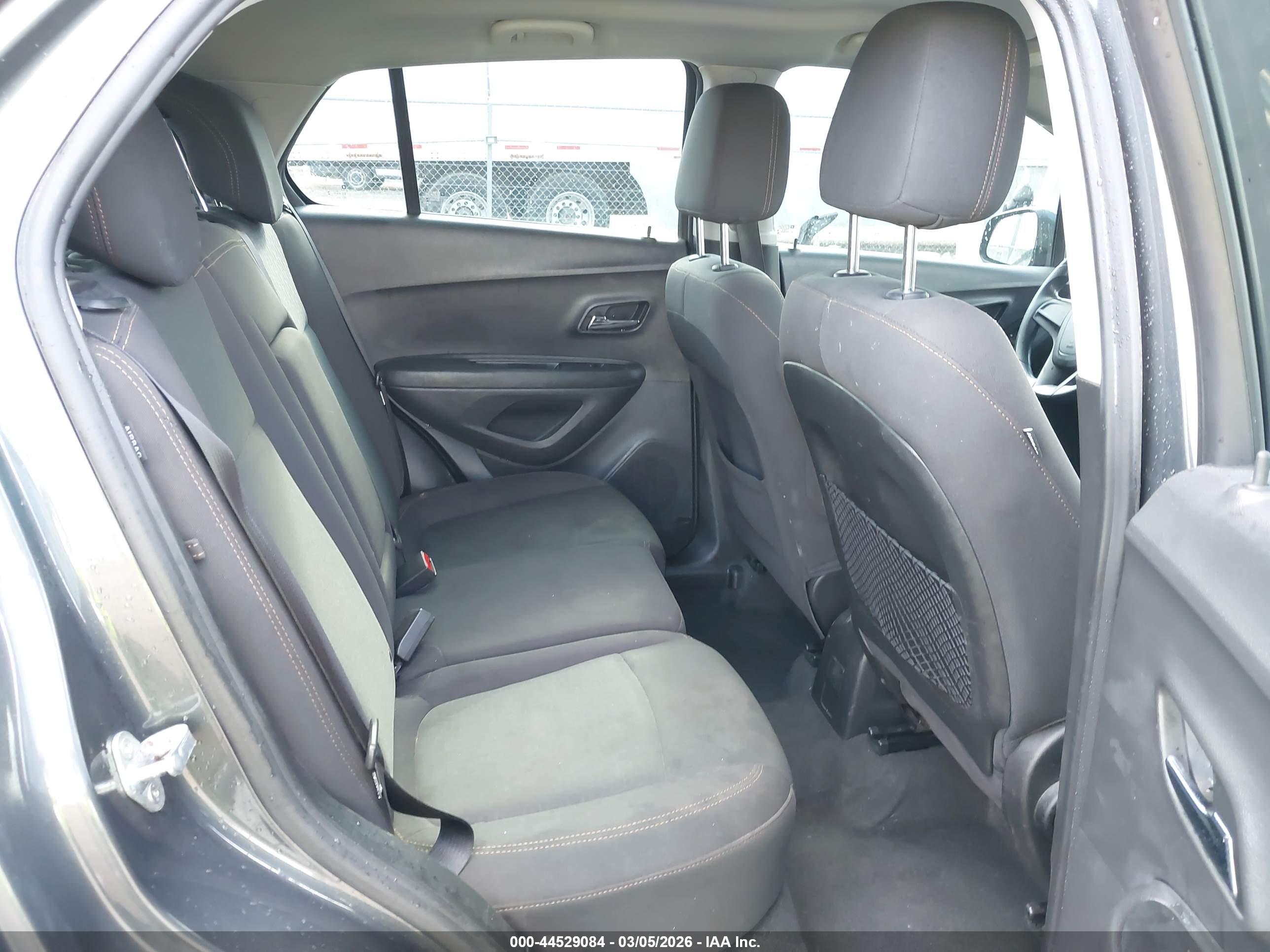 CHEVROLET TRAX image 8