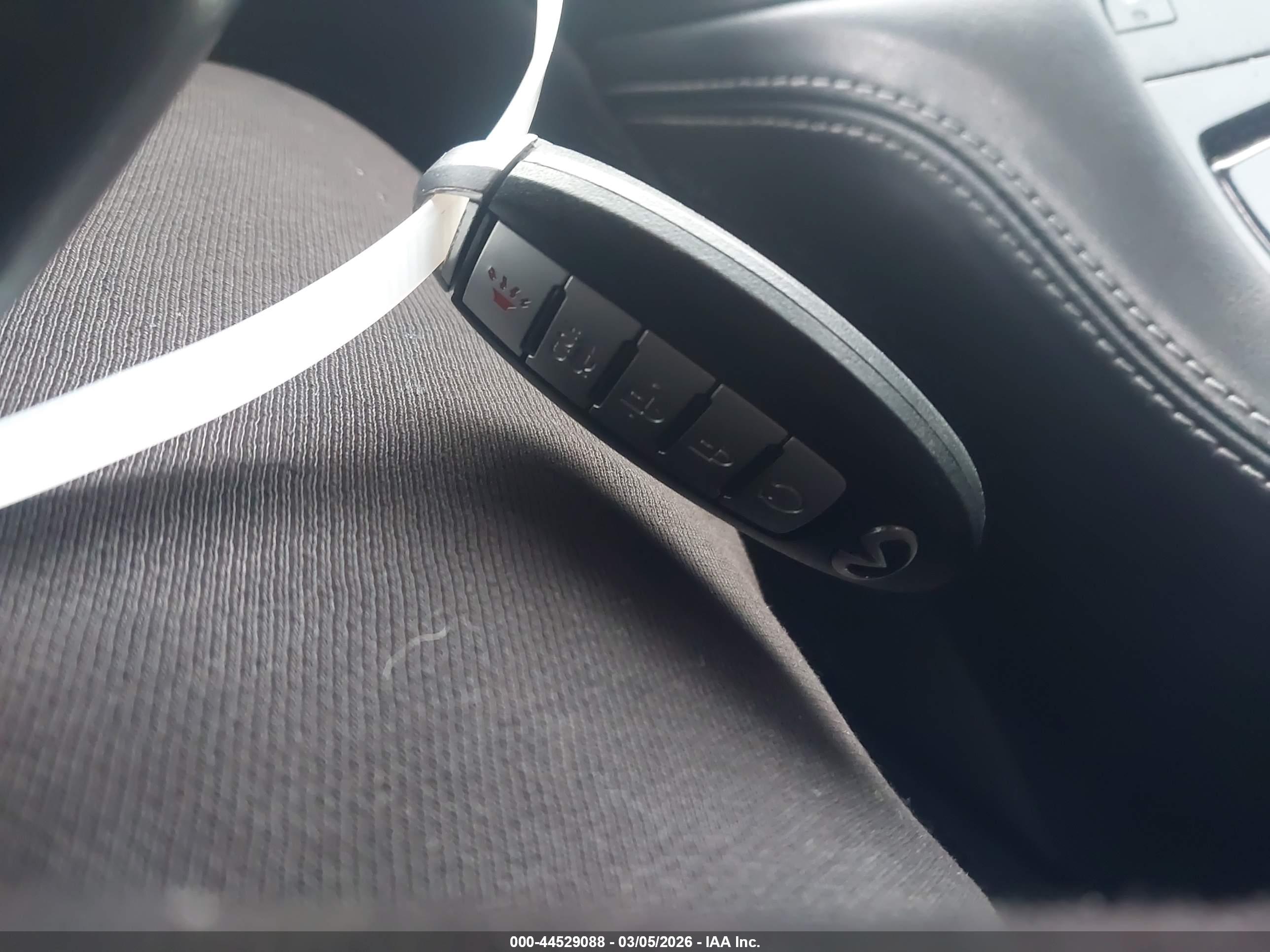 INFINITI Q60 image 11