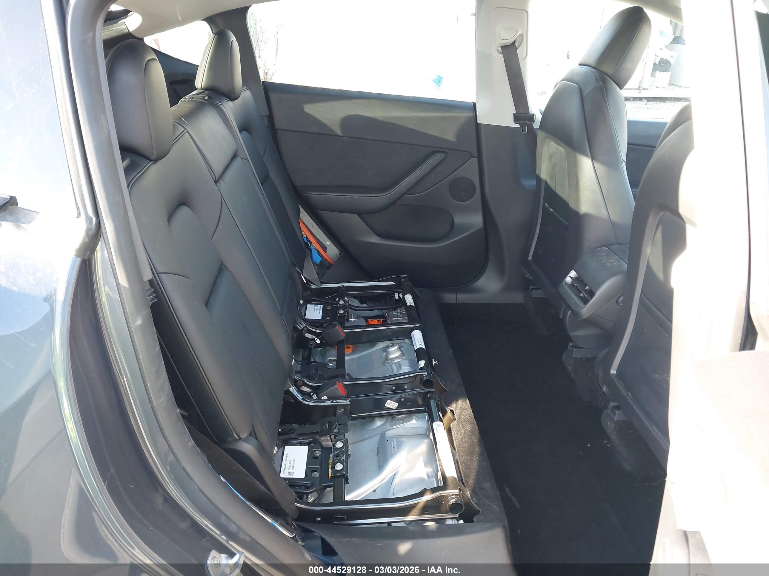 TESLA MODEL image 8