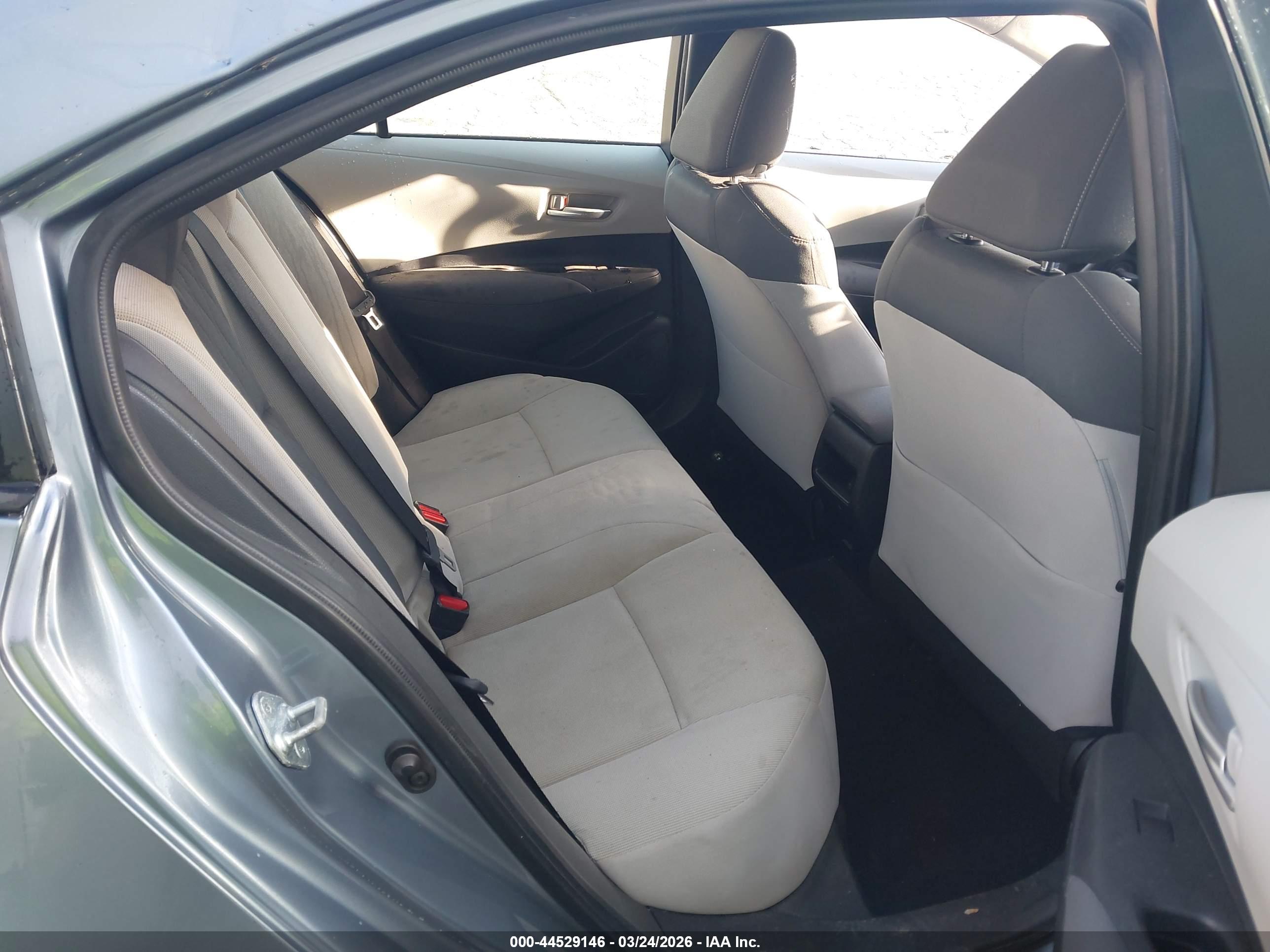TOYOTA COROLLA image 8