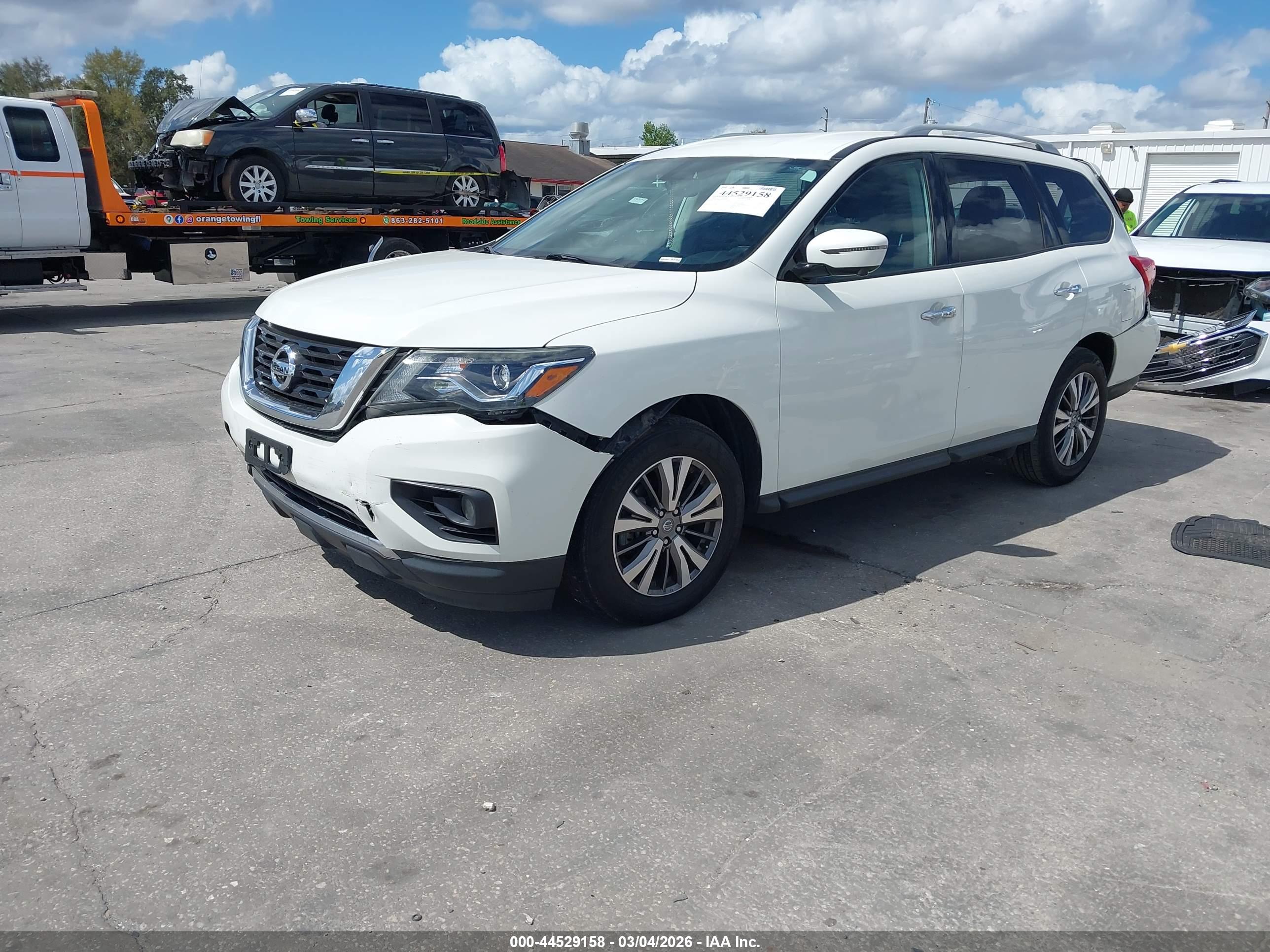 NISSAN PATHFINDER image 2