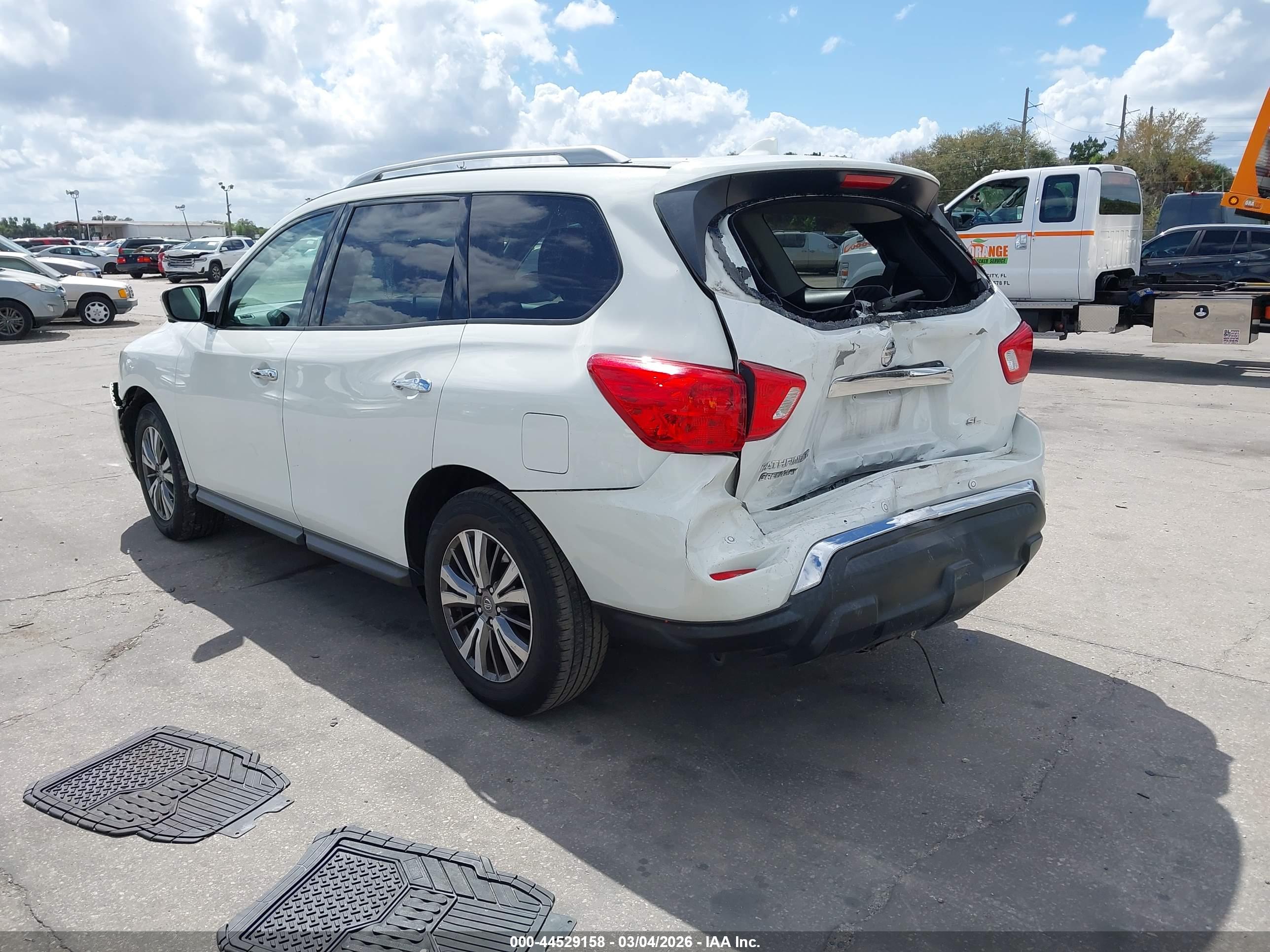 NISSAN PATHFINDER image 3
