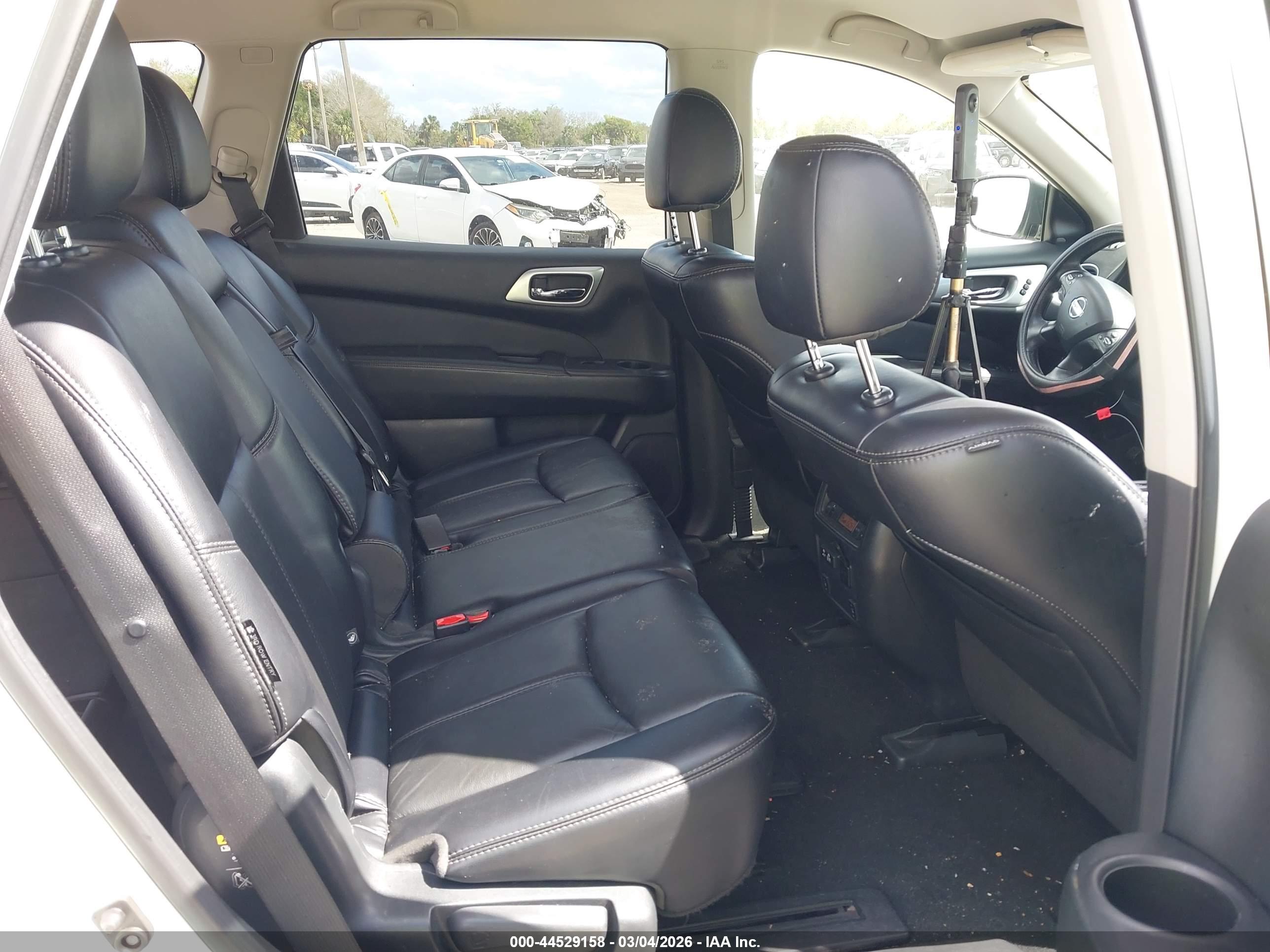 NISSAN PATHFINDER image 8