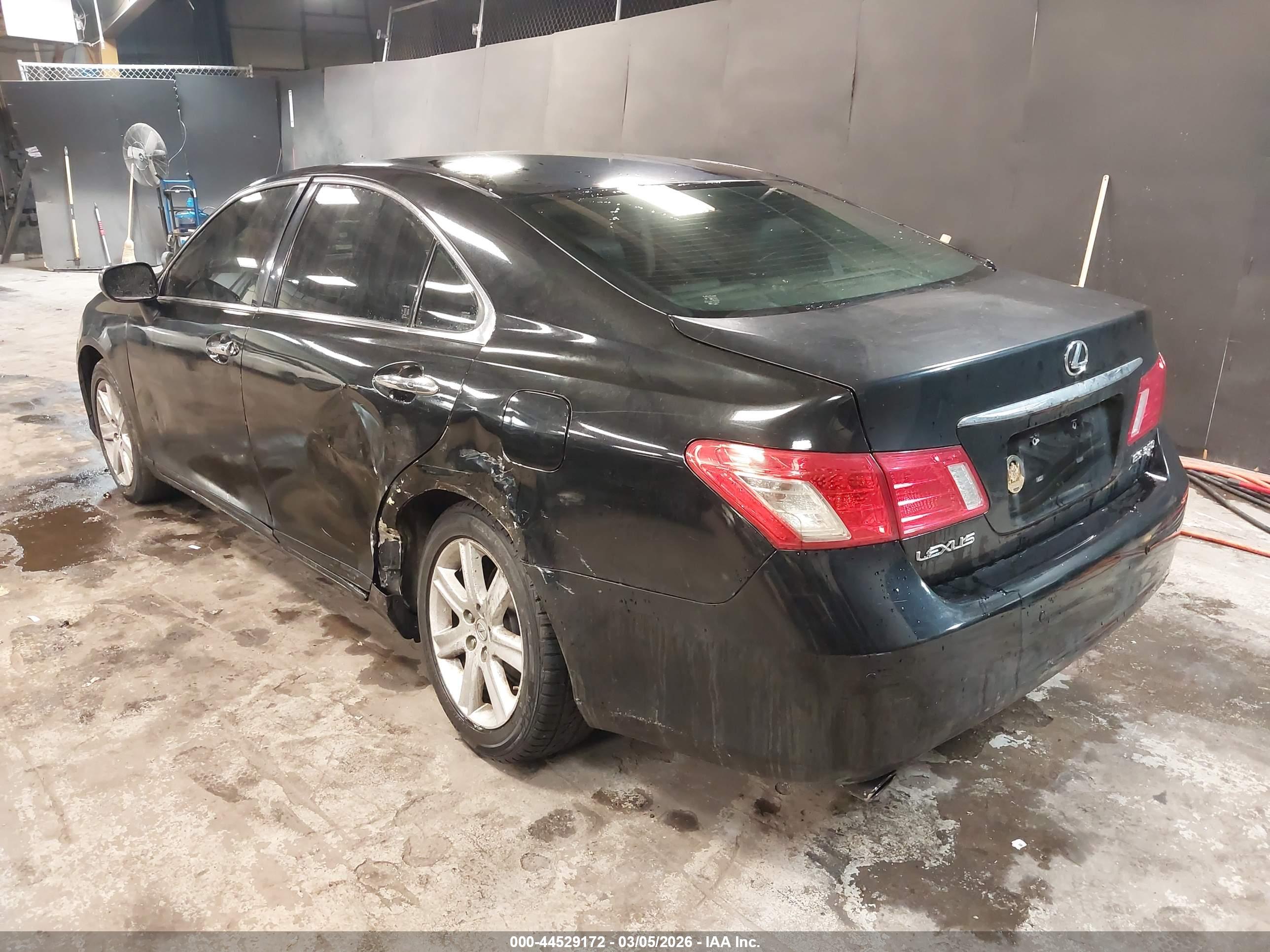 LEXUS ES image 3